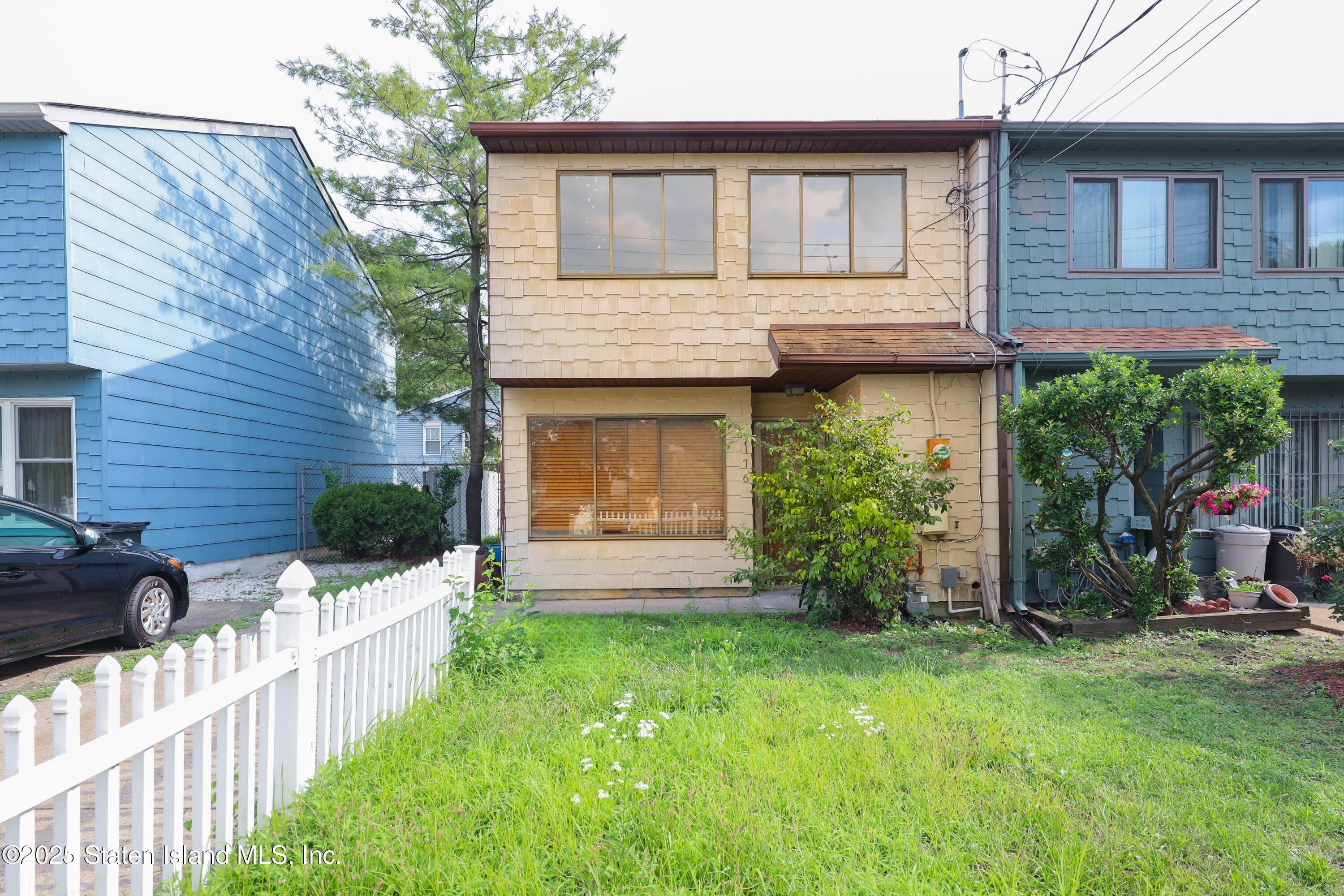 176 Arlington Place Image 1
