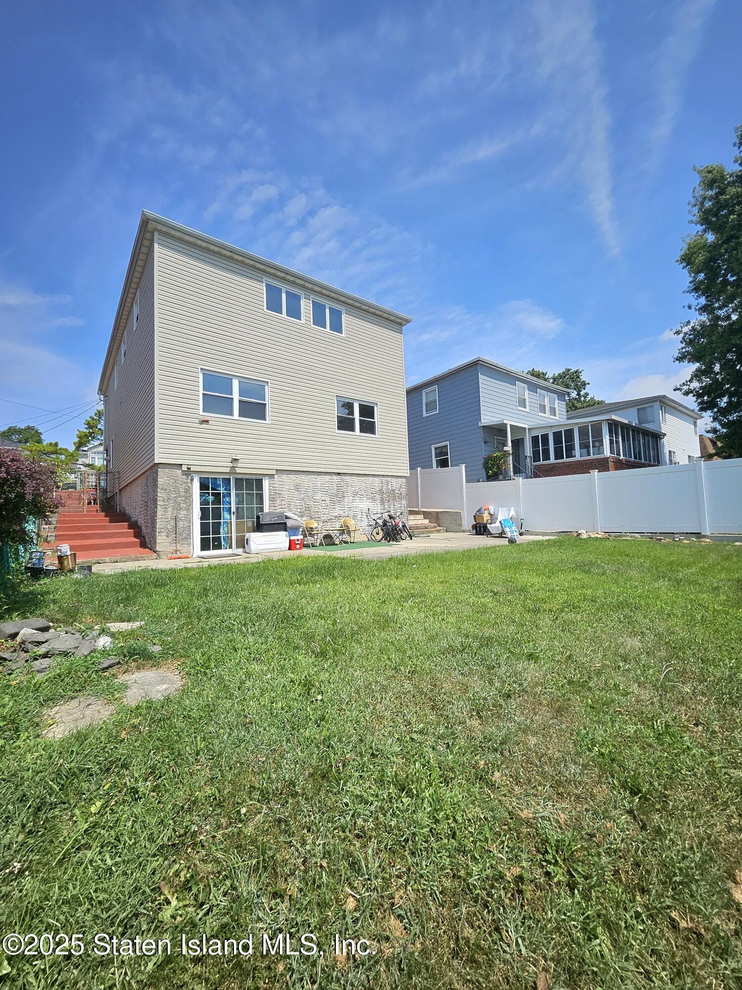 880 Sinclair Avenue Image 3
