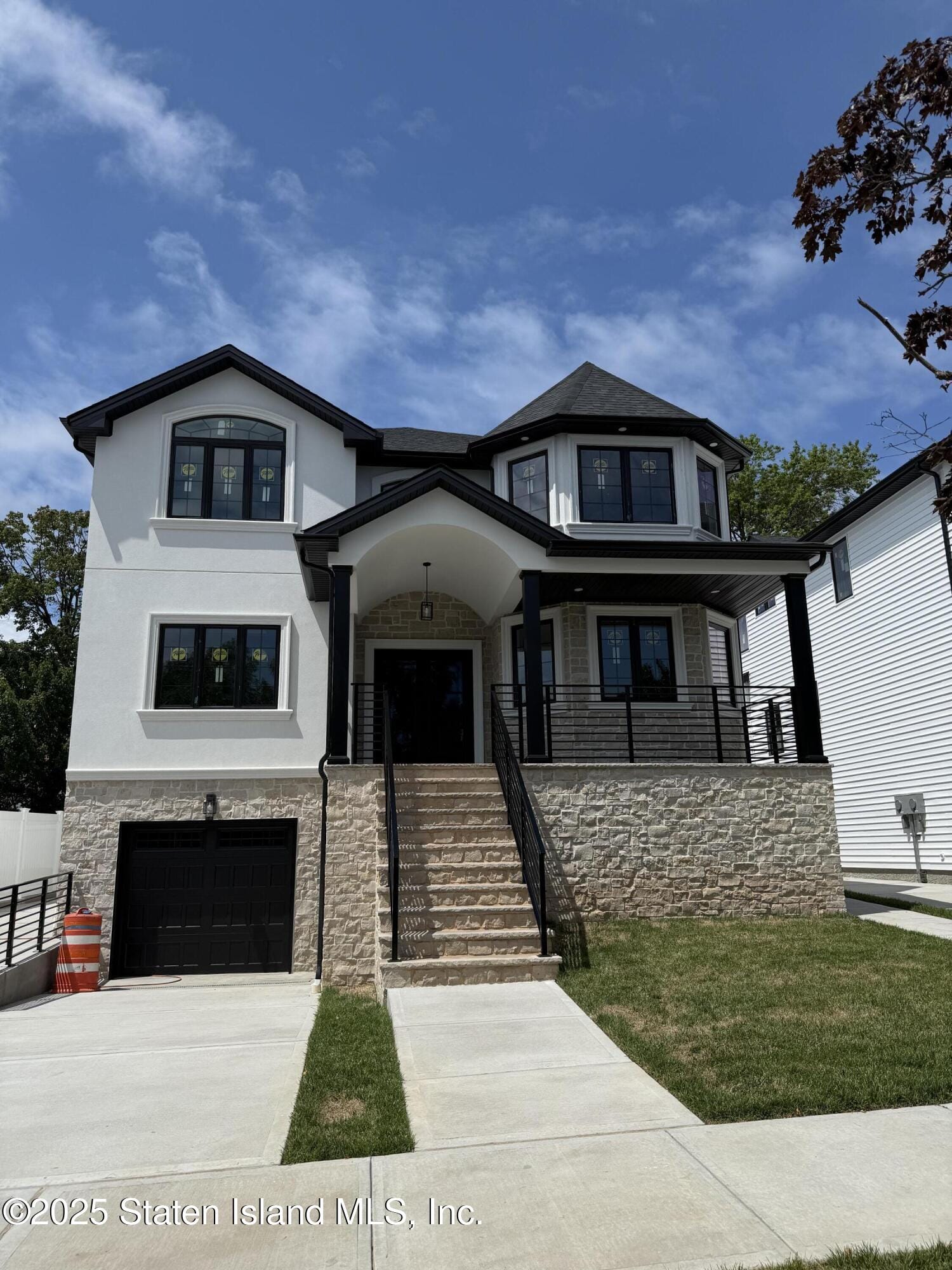 1047 Edgegrove Avenue Image 1