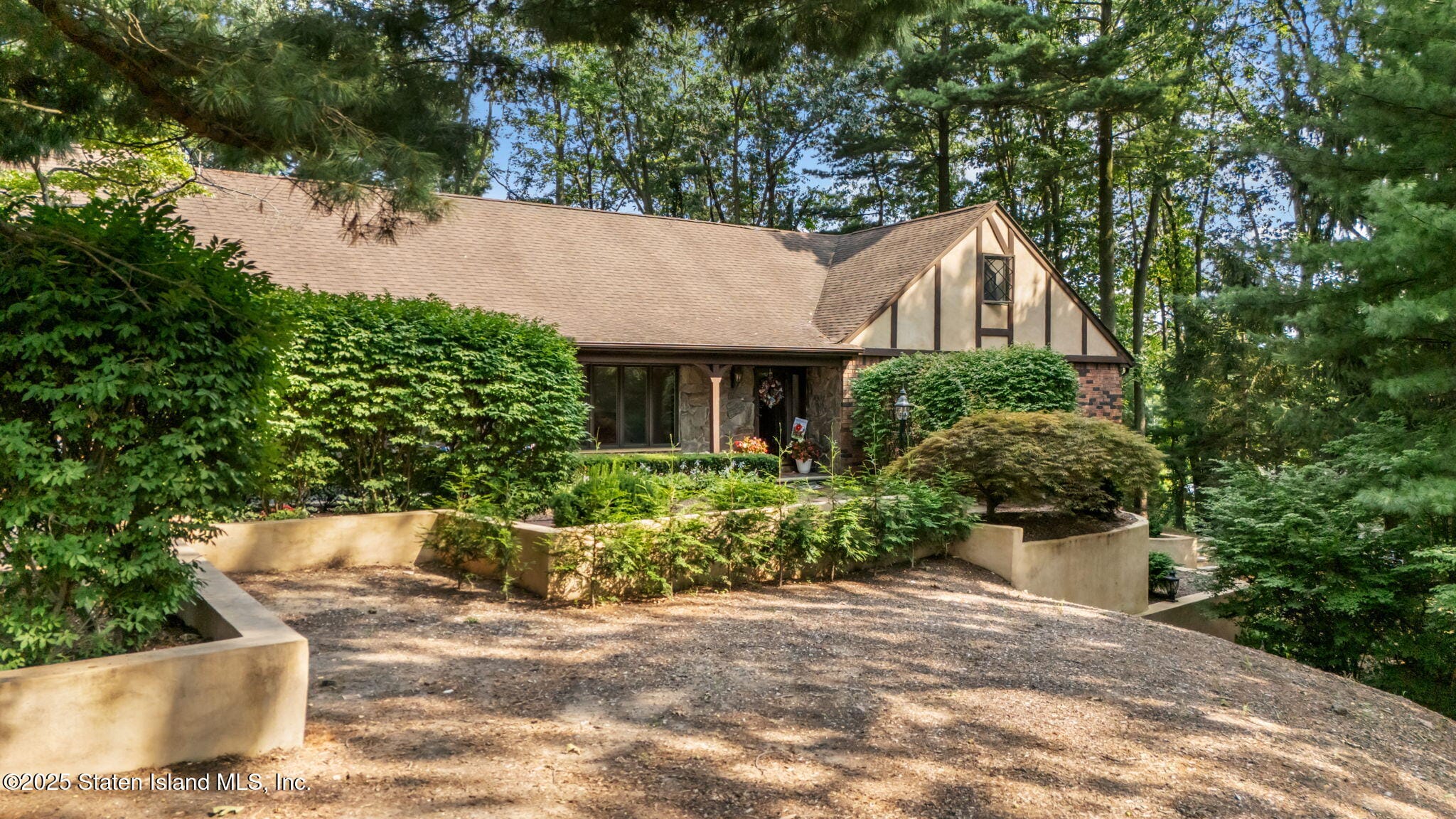 43 Pershing Avenue Image 1