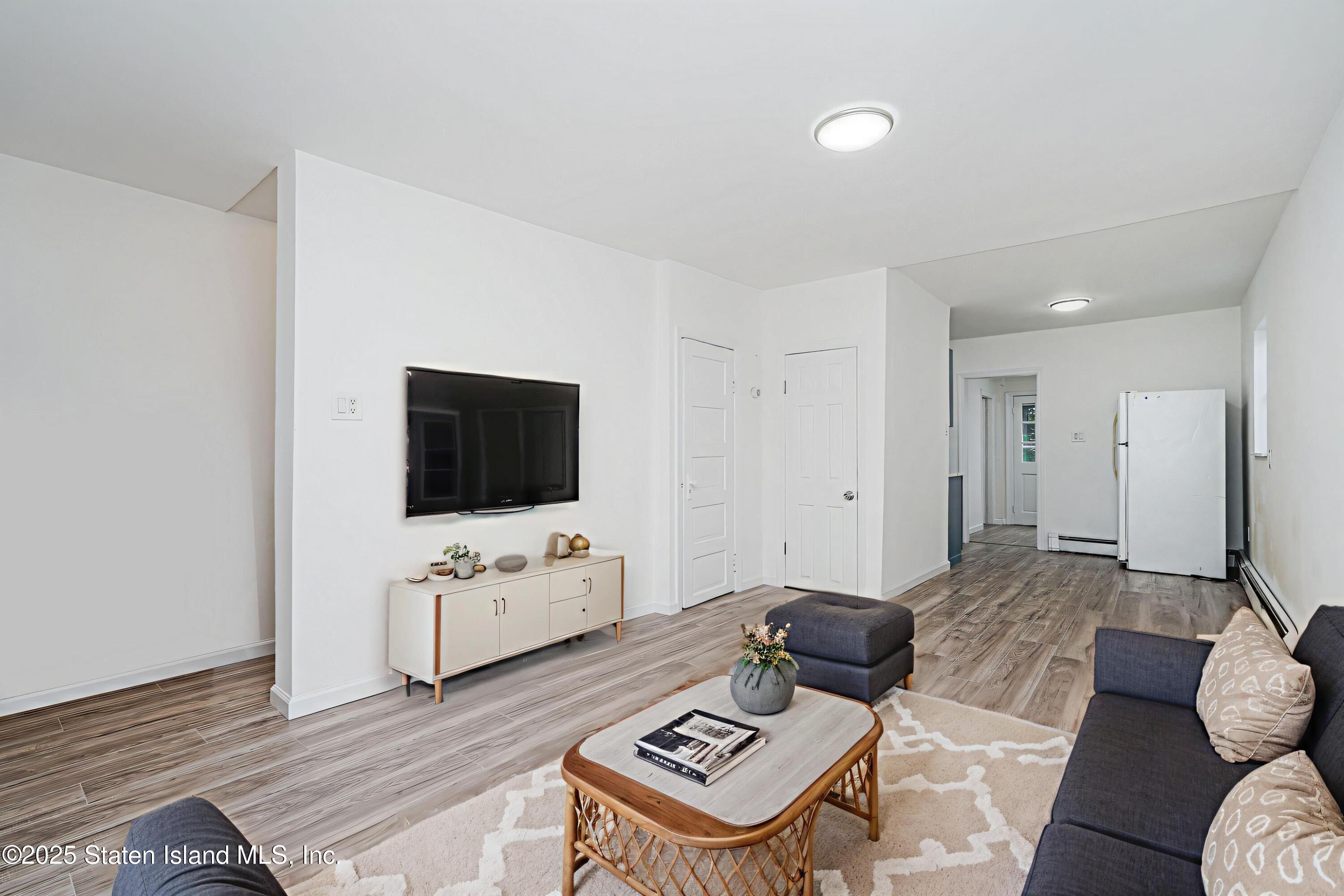 121 Hett Avenue Image 5