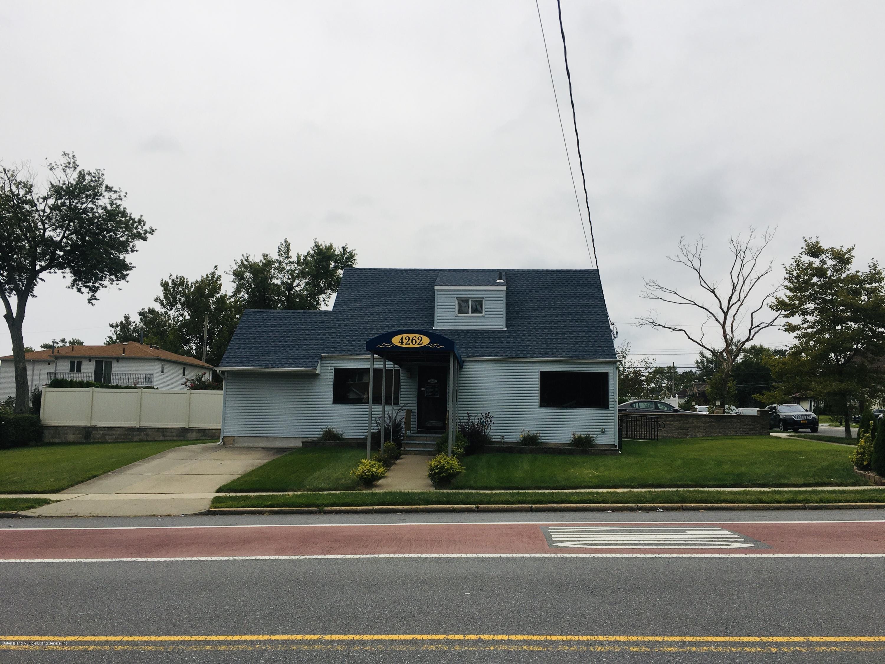 4262 Richmond Avenue Image 1