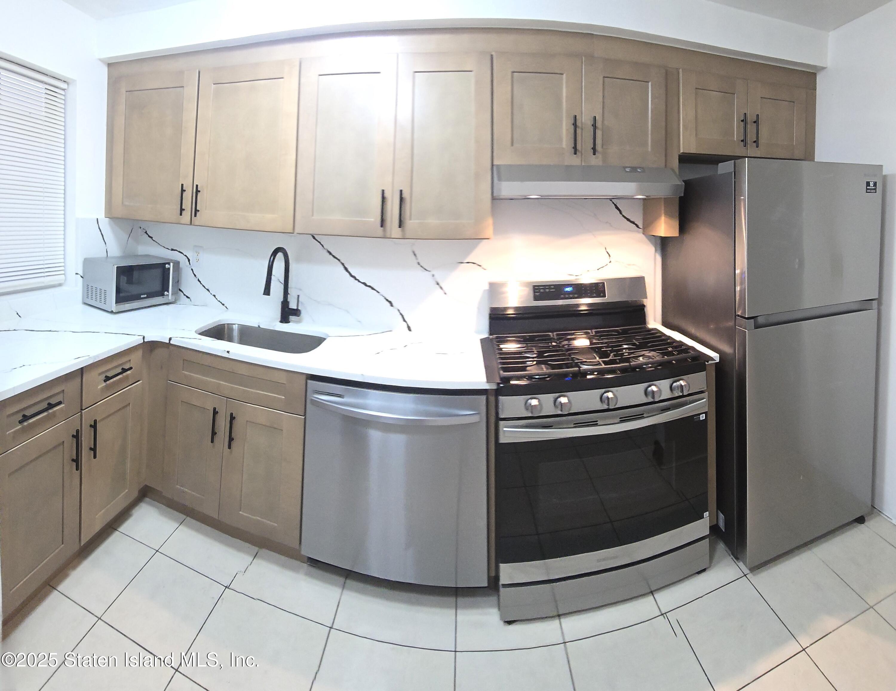 243 Pond Way A, Staten Island, NY, 10303 image 7