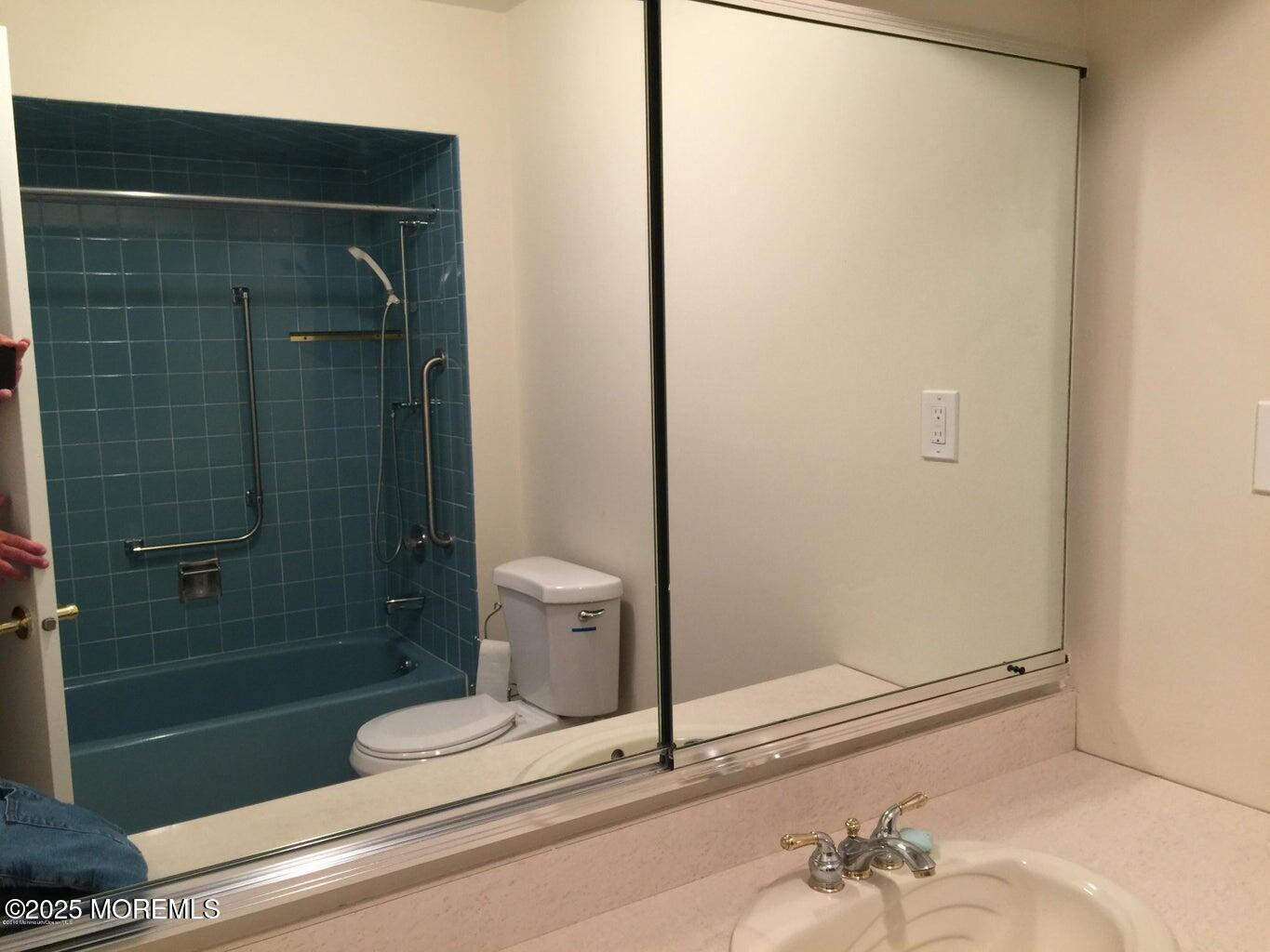 84 Amberly Drive J, Manalapan, NJ, 07726 image 15