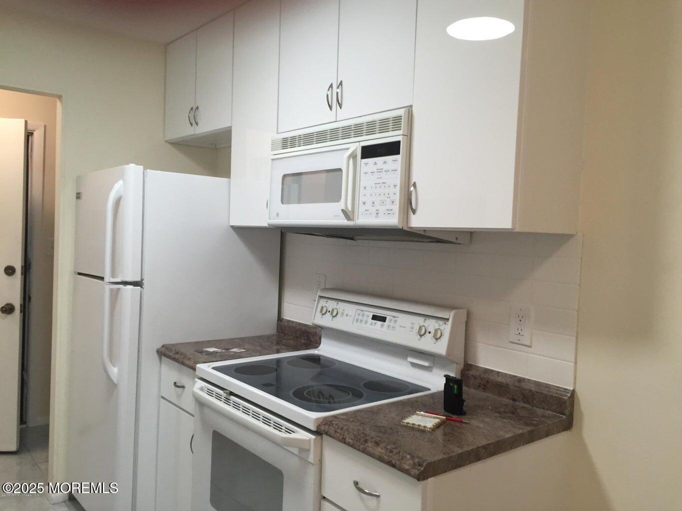 84 Amberly Drive J, Manalapan, NJ, 07726 image 7