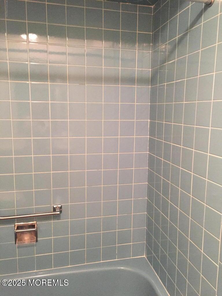 84 Amberly Drive J, Manalapan, NJ, 07726 image 18
