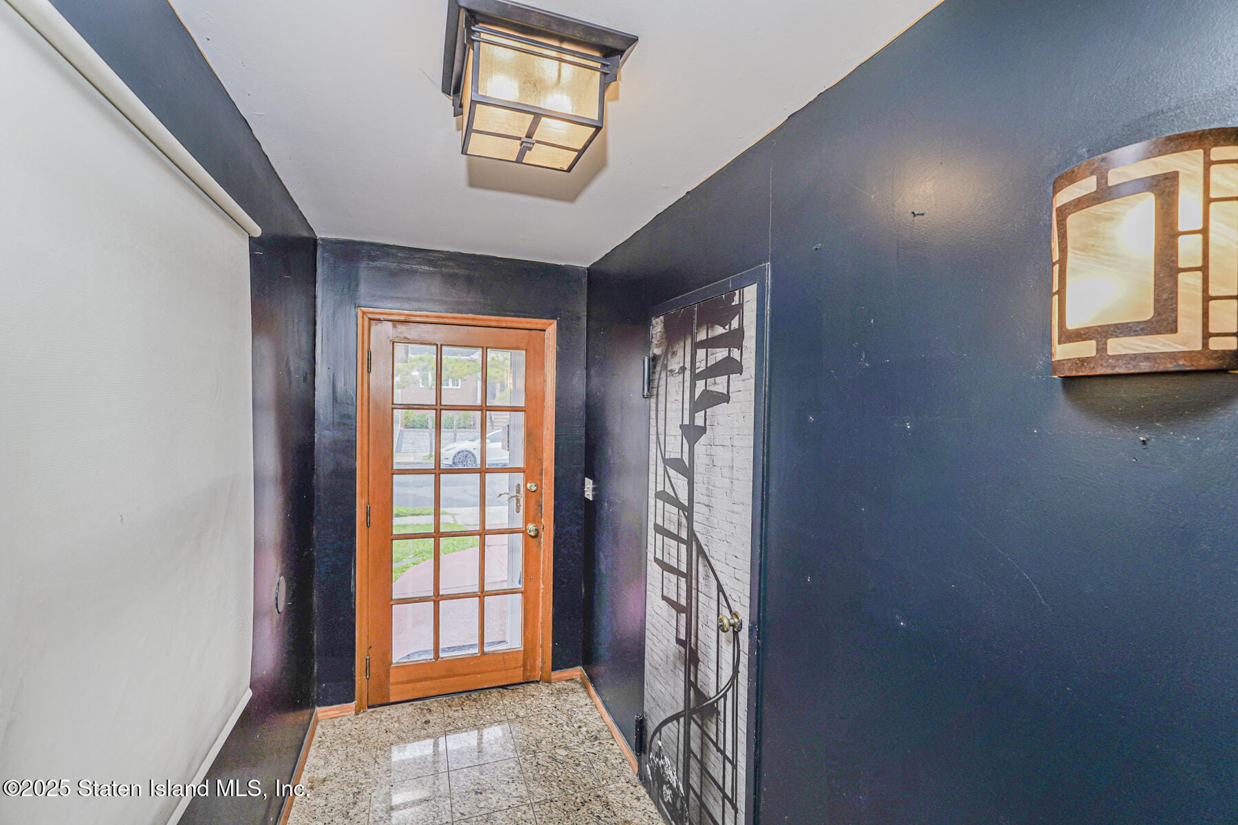 880 Sinclair Avenue Image 5