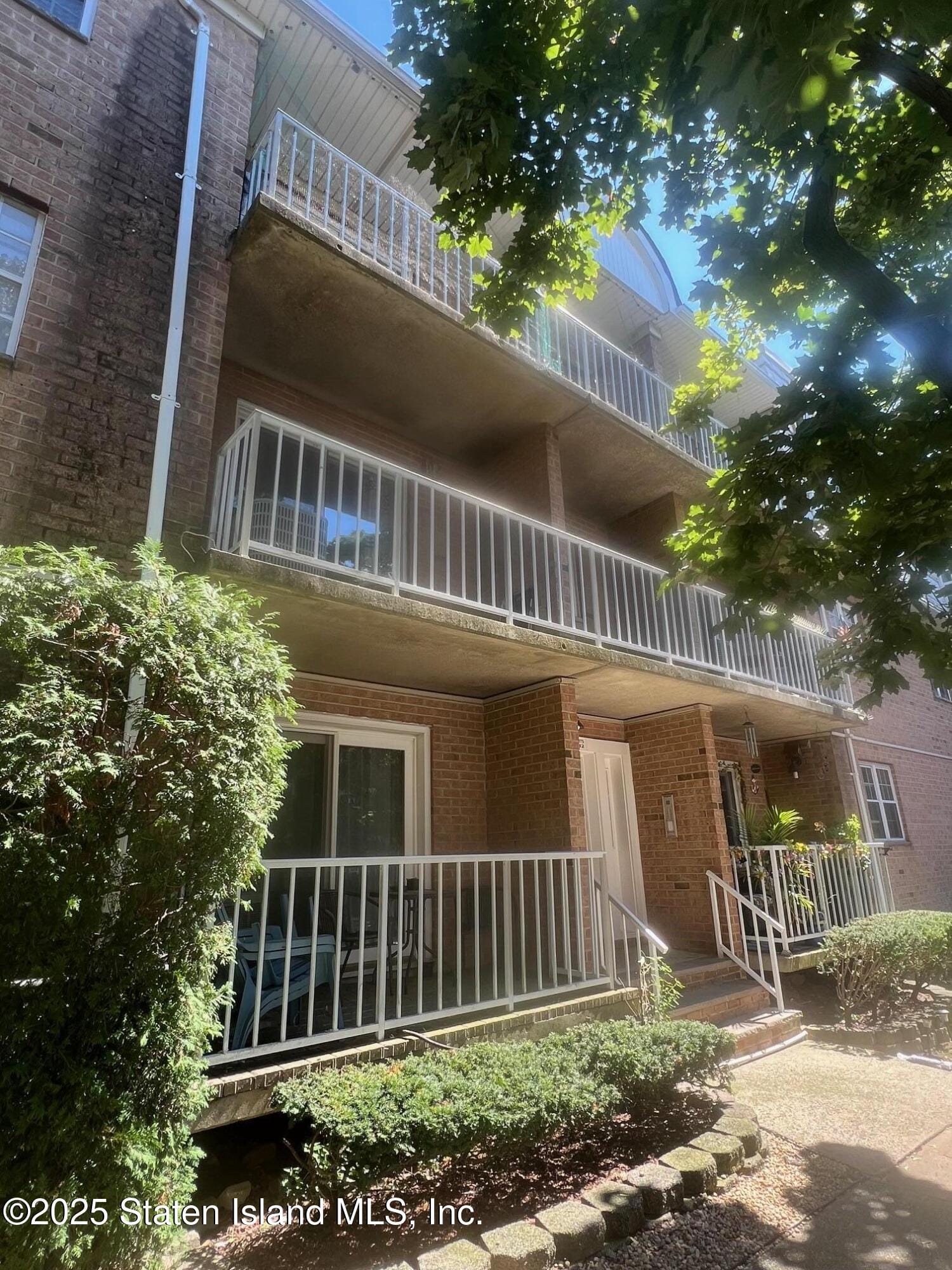 85 Elmwood Park Drive 2 Image 1