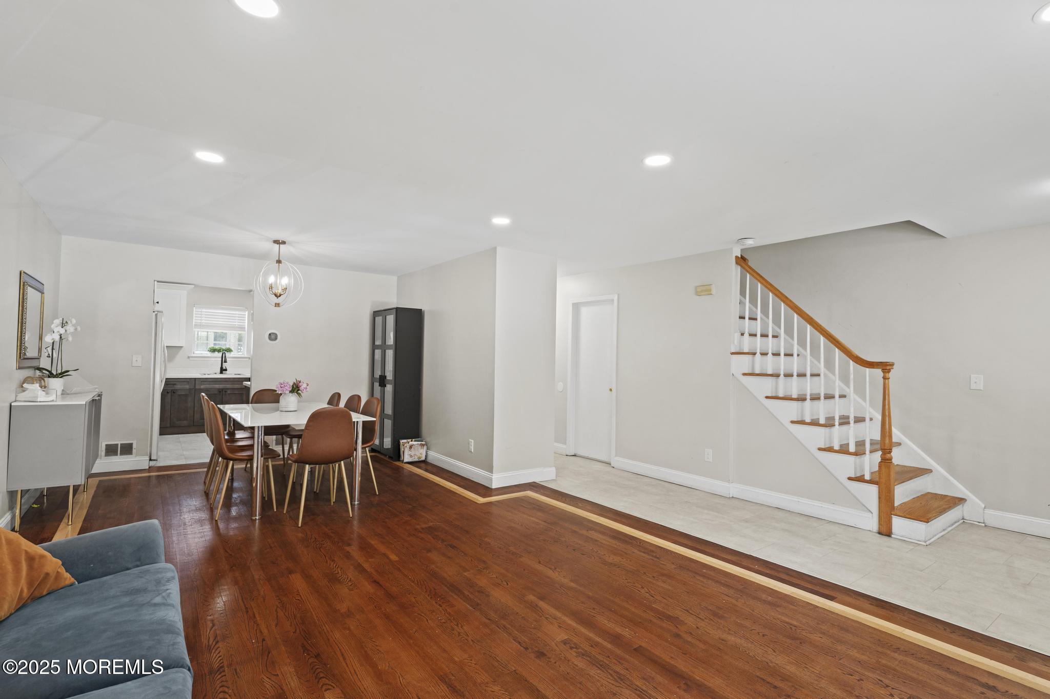 431 Rose Court Image 3