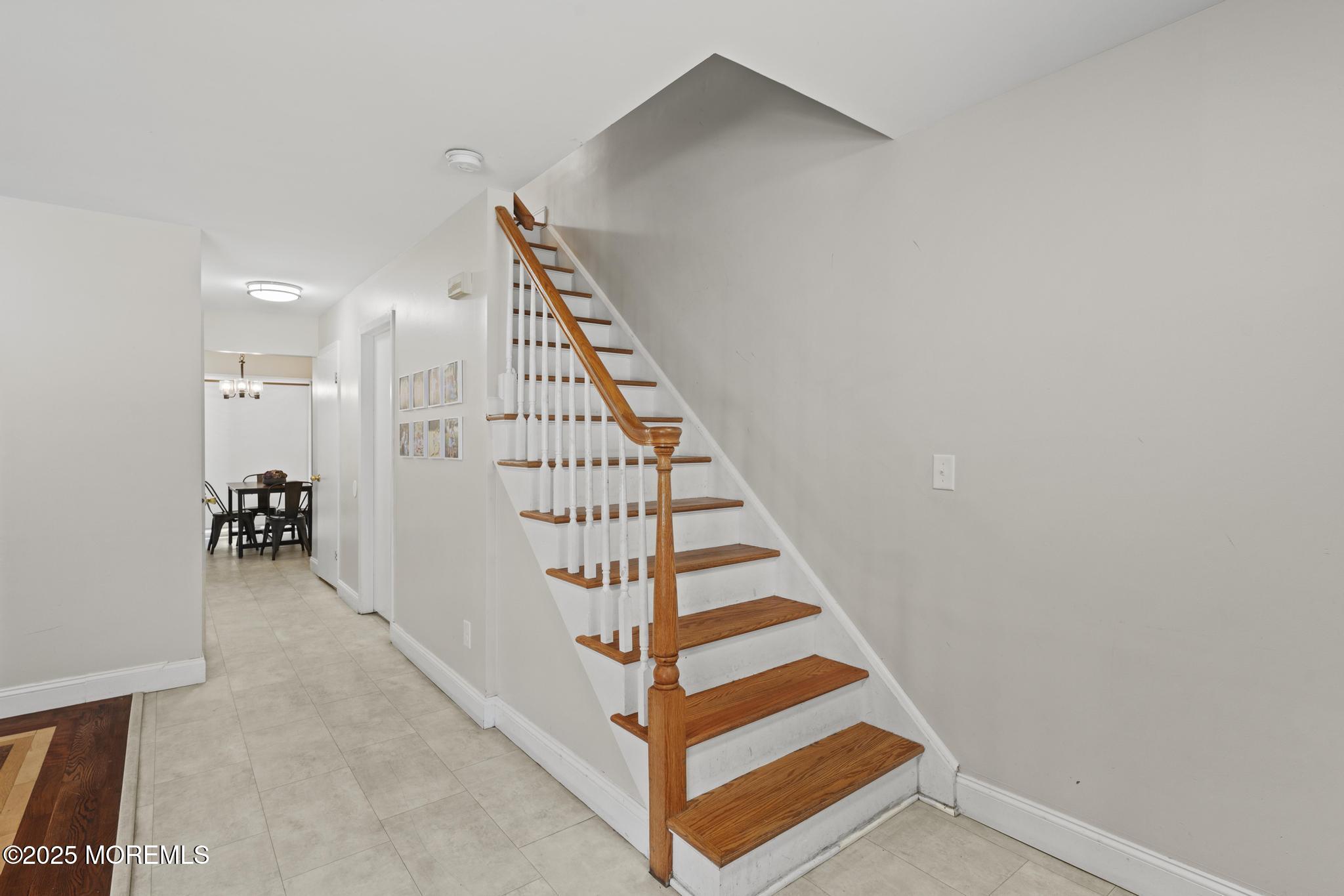 431 Rose Court Image 4