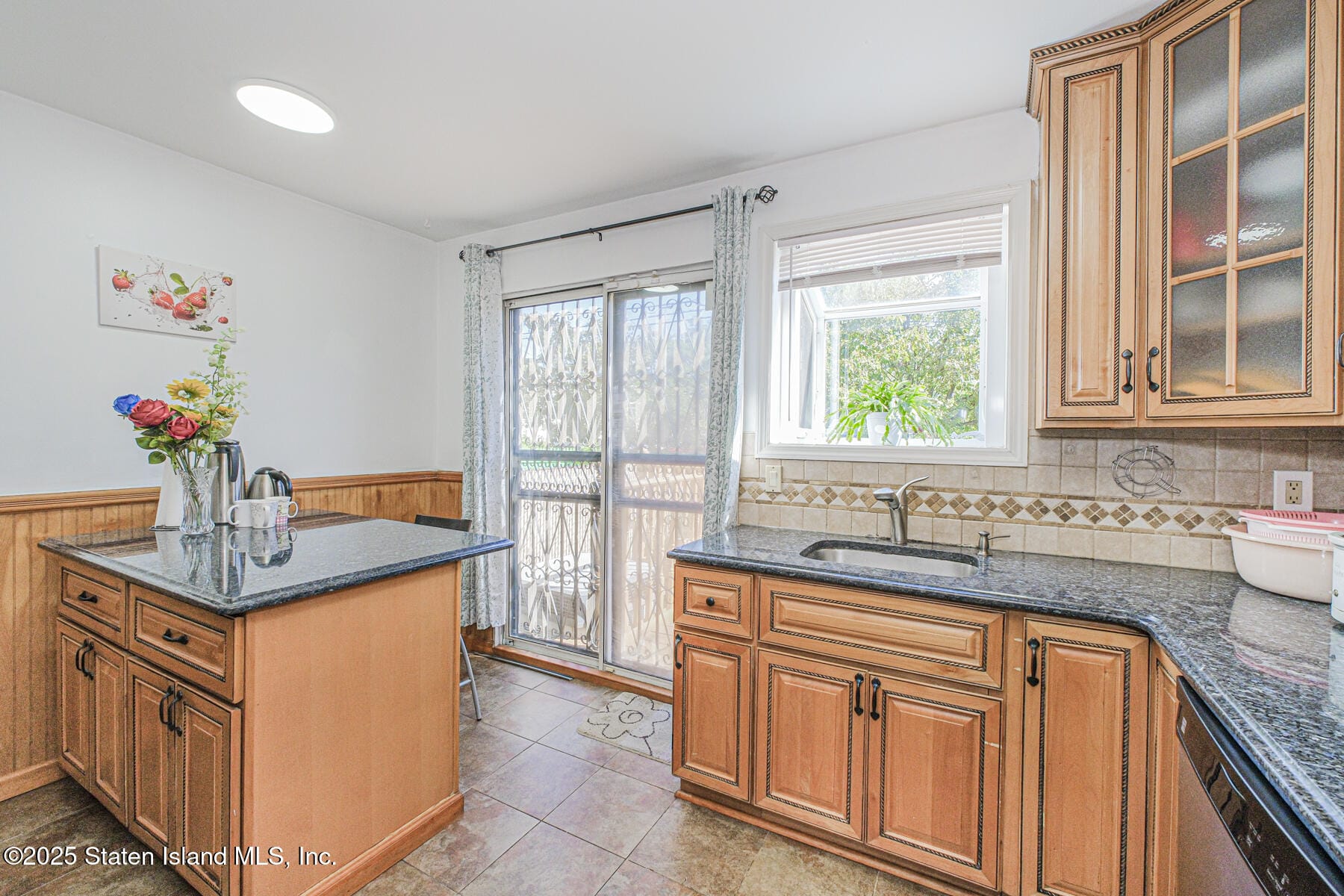 119 Skyline Drive, Staten Island, NY, 10304 image 13