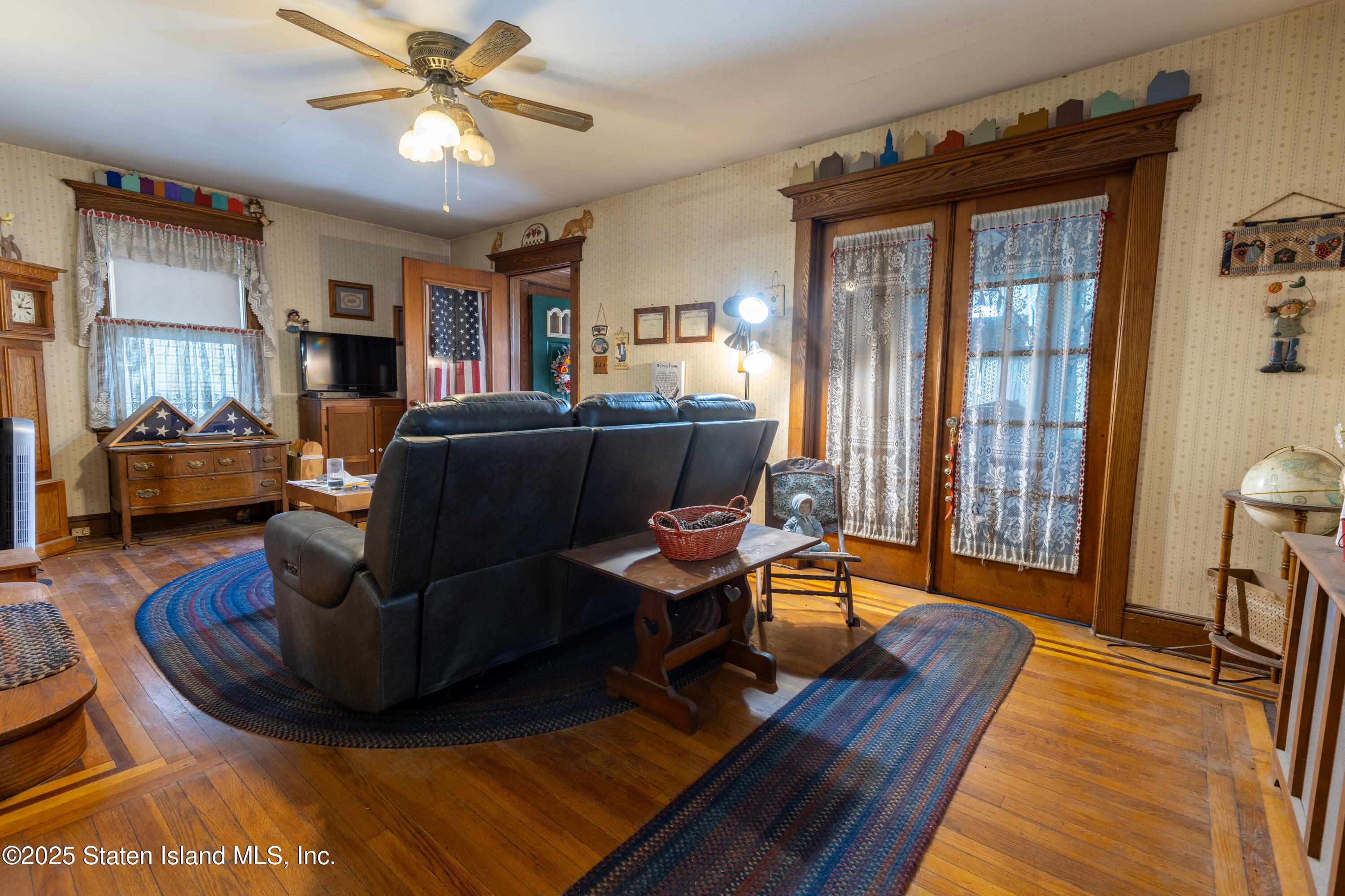 348 Decker Avenue Image 3