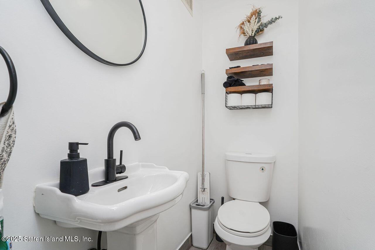 330 Virginia Avenue, Staten Island, NY, 10305 image 11