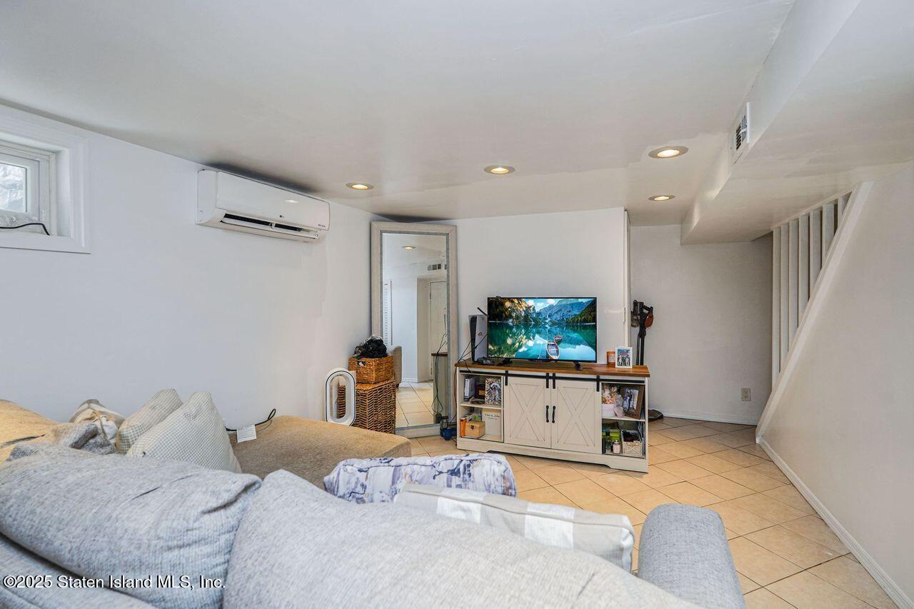 330 Virginia Avenue, Staten Island, NY, 10305 image 21