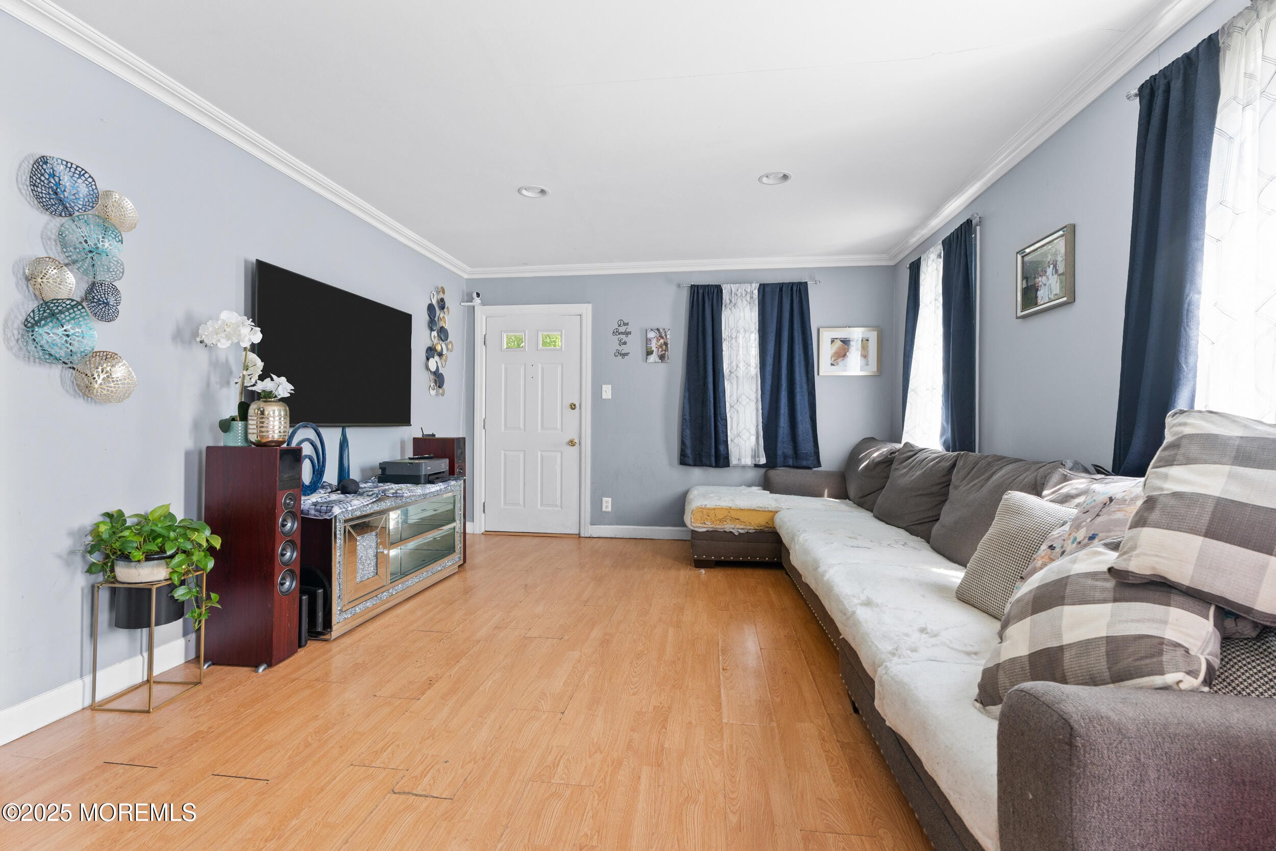 452 W Park Avenue Image 4