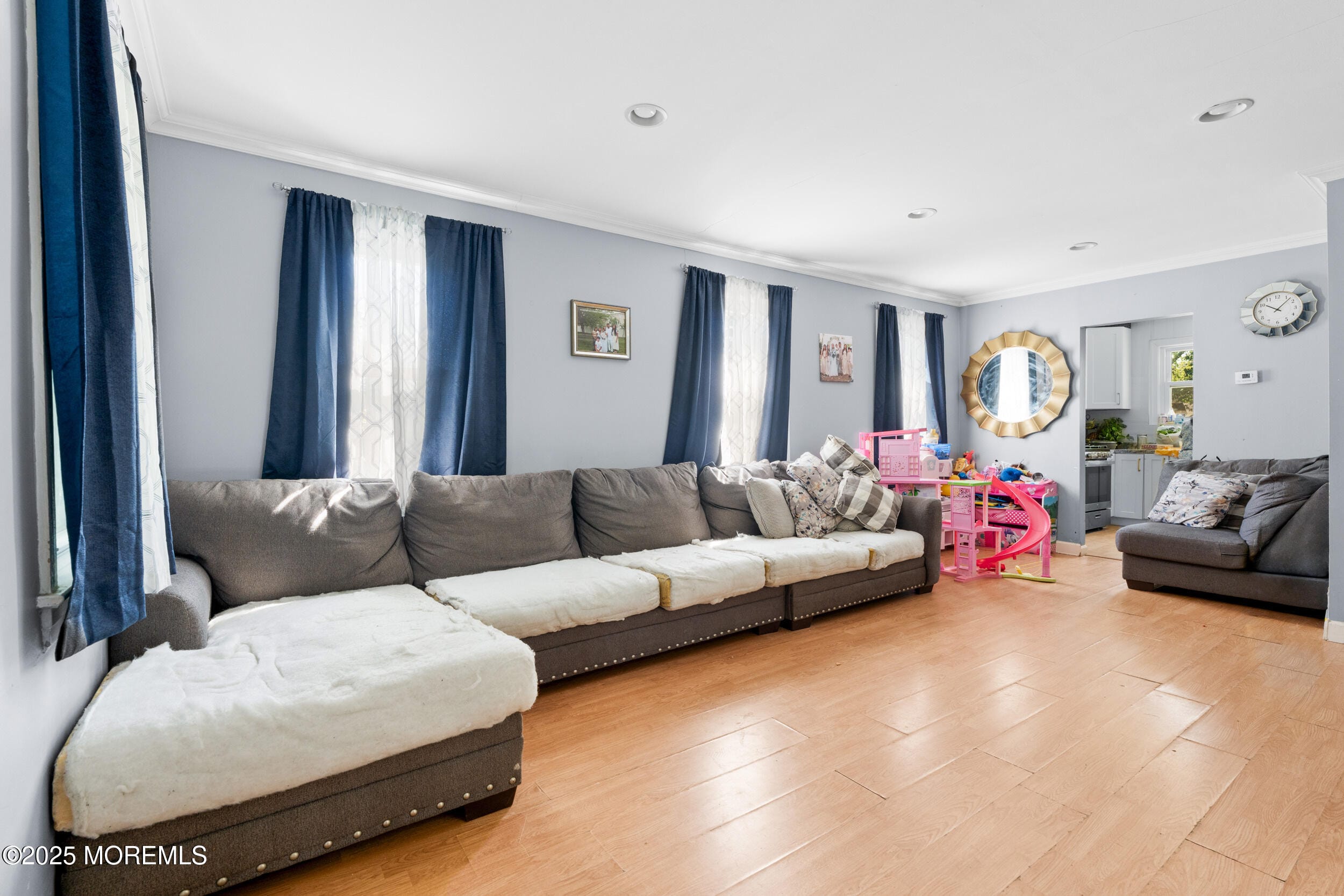 452 W Park Avenue Image 5