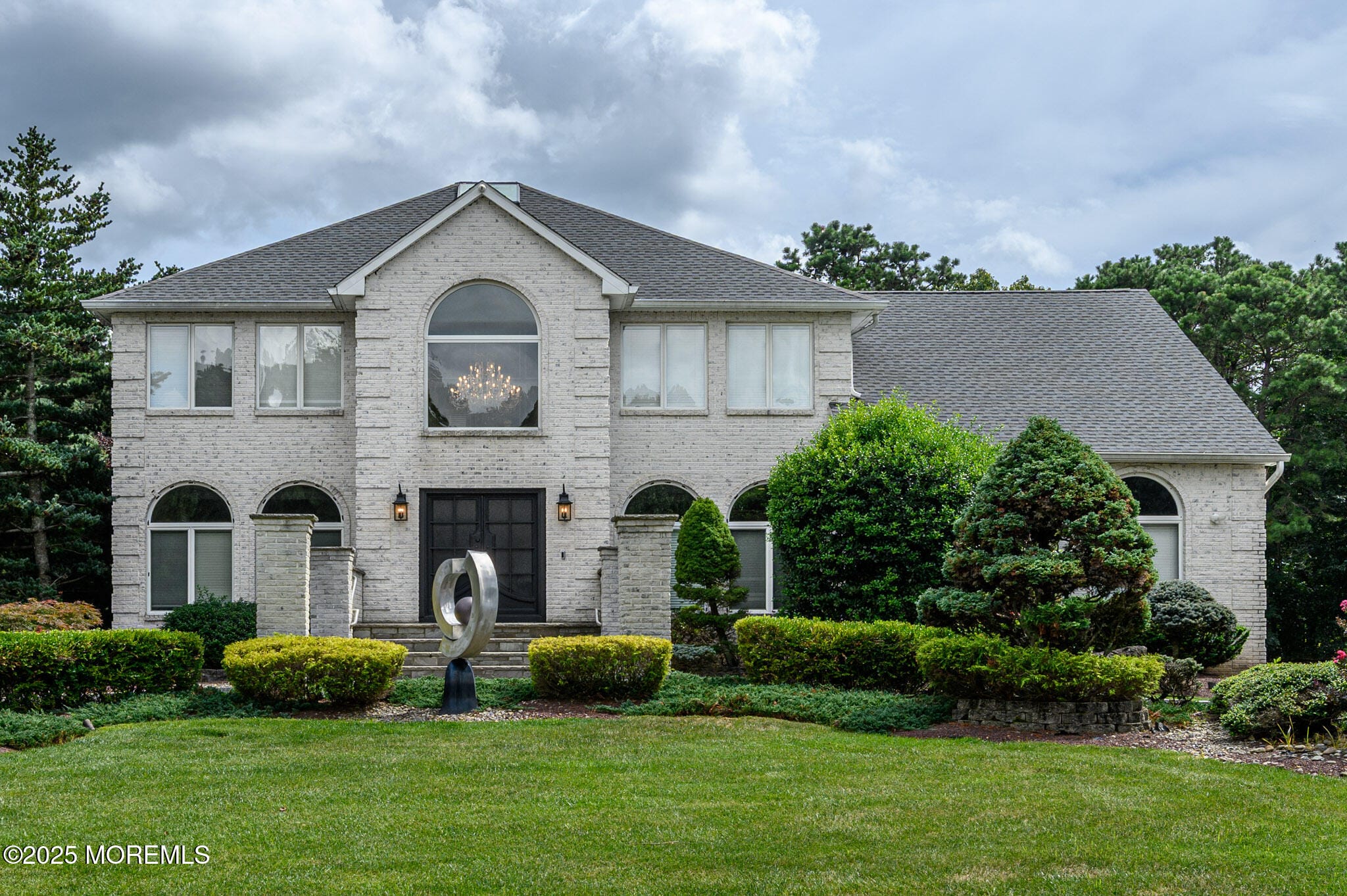 33 Denise Court, Manalapan, NJ, 07726