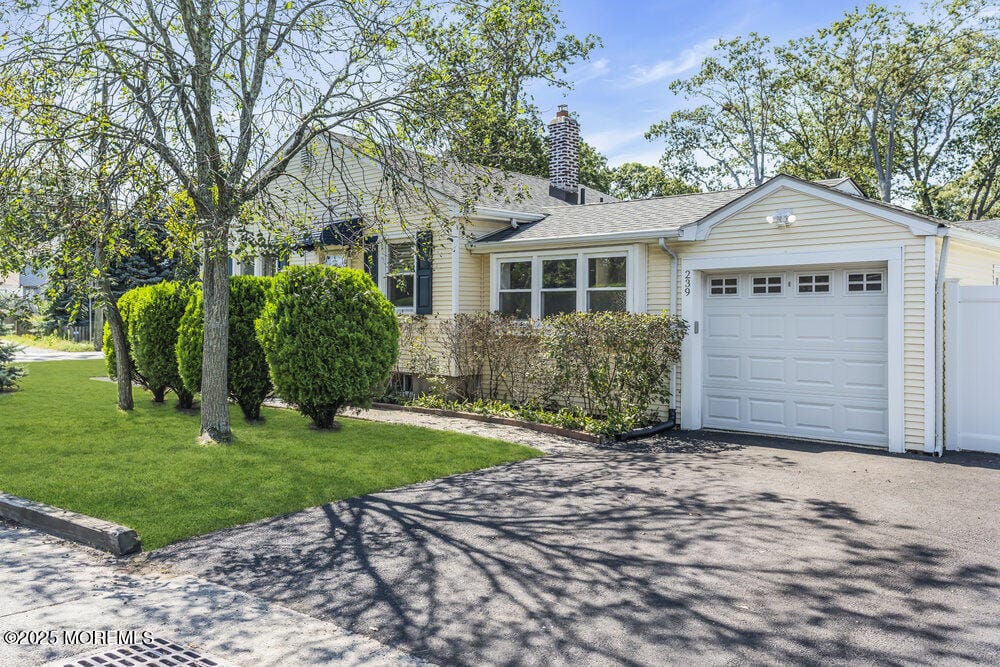 239 Jaehnel Parkway Image 1