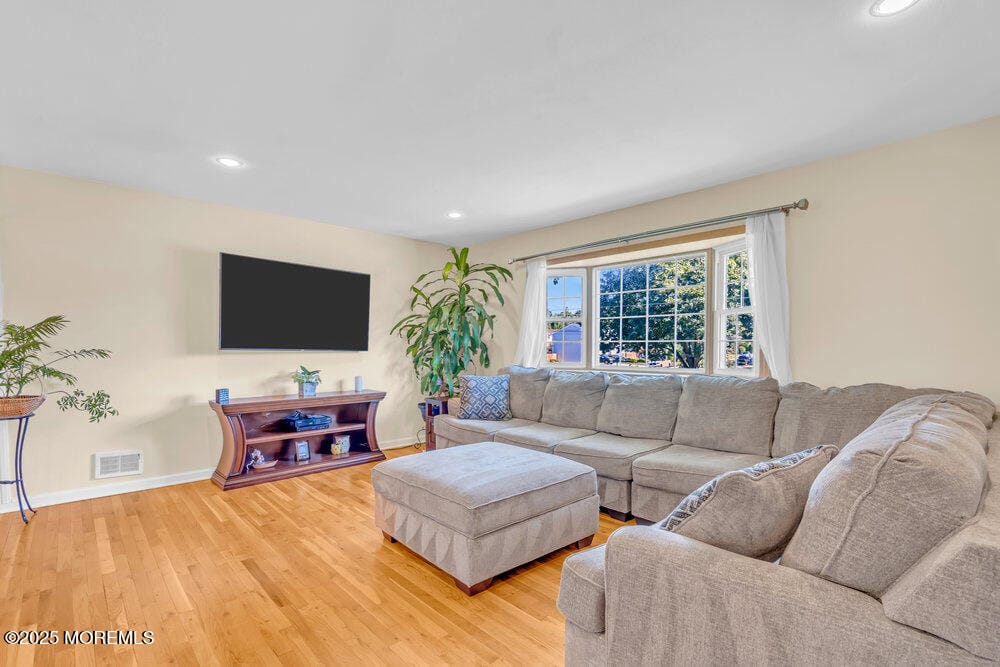 7 Overbrook Place Image 5