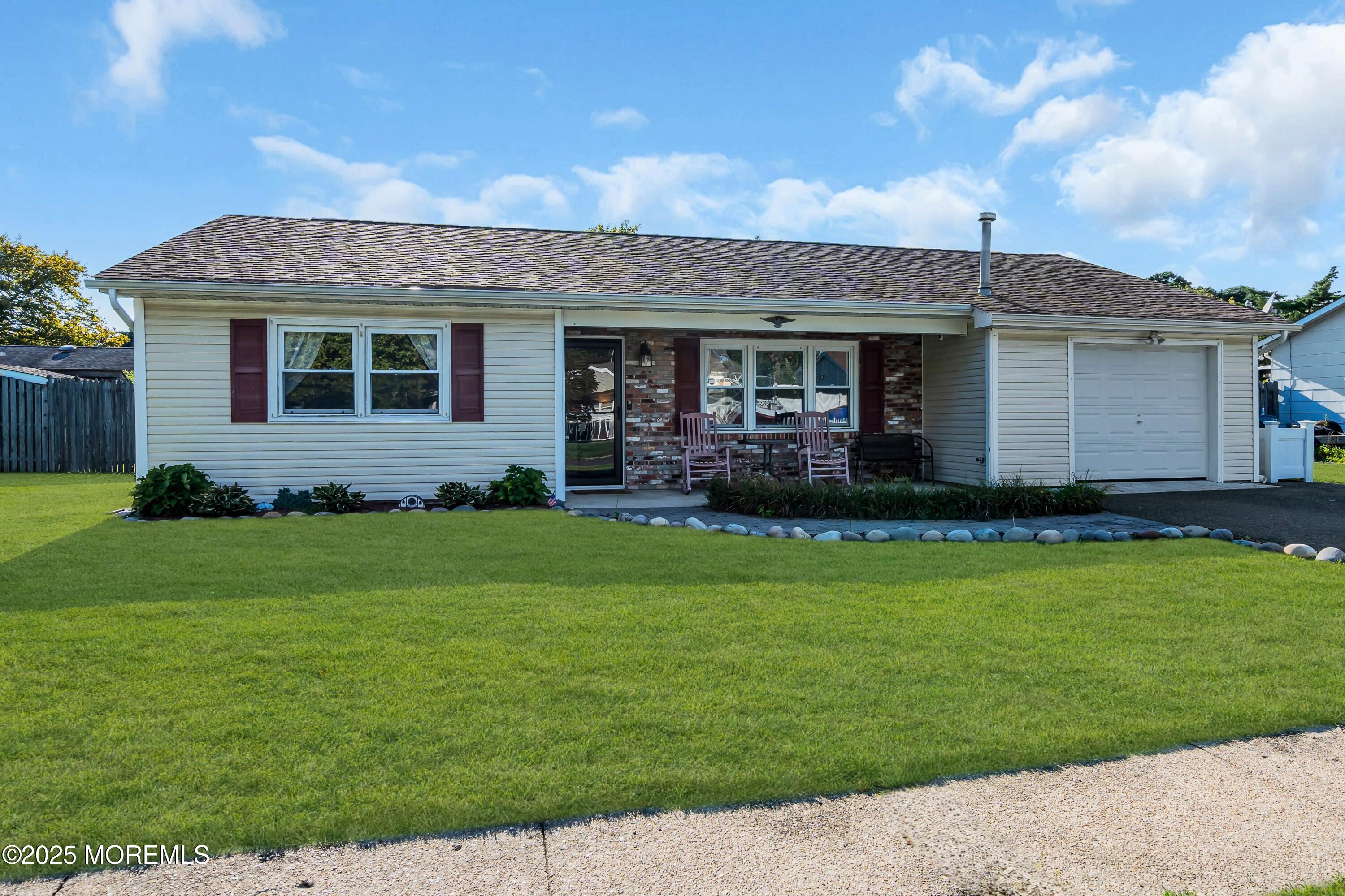 6 Roxbury Drive Image 2