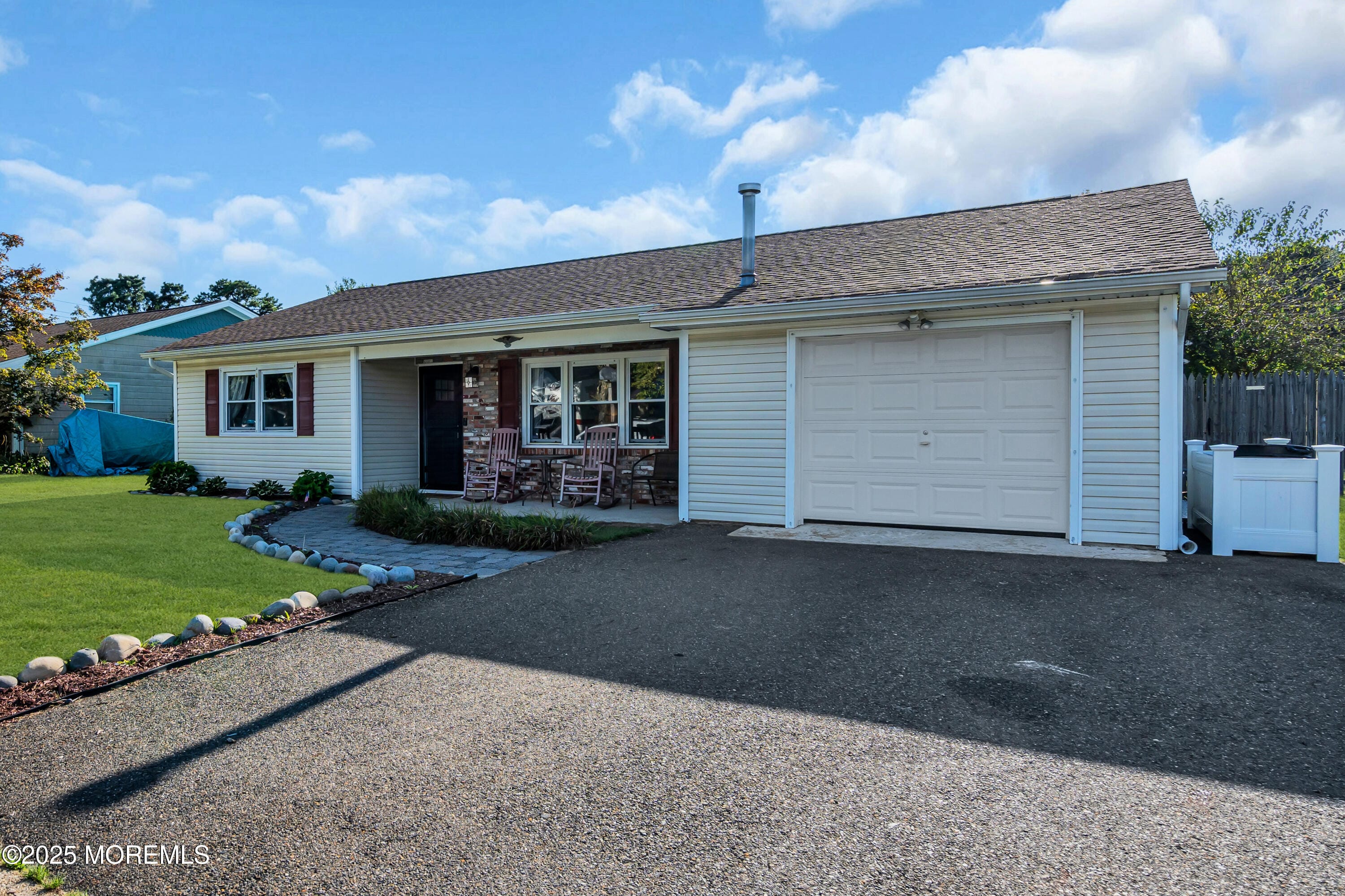 6 Roxbury Drive Image 3