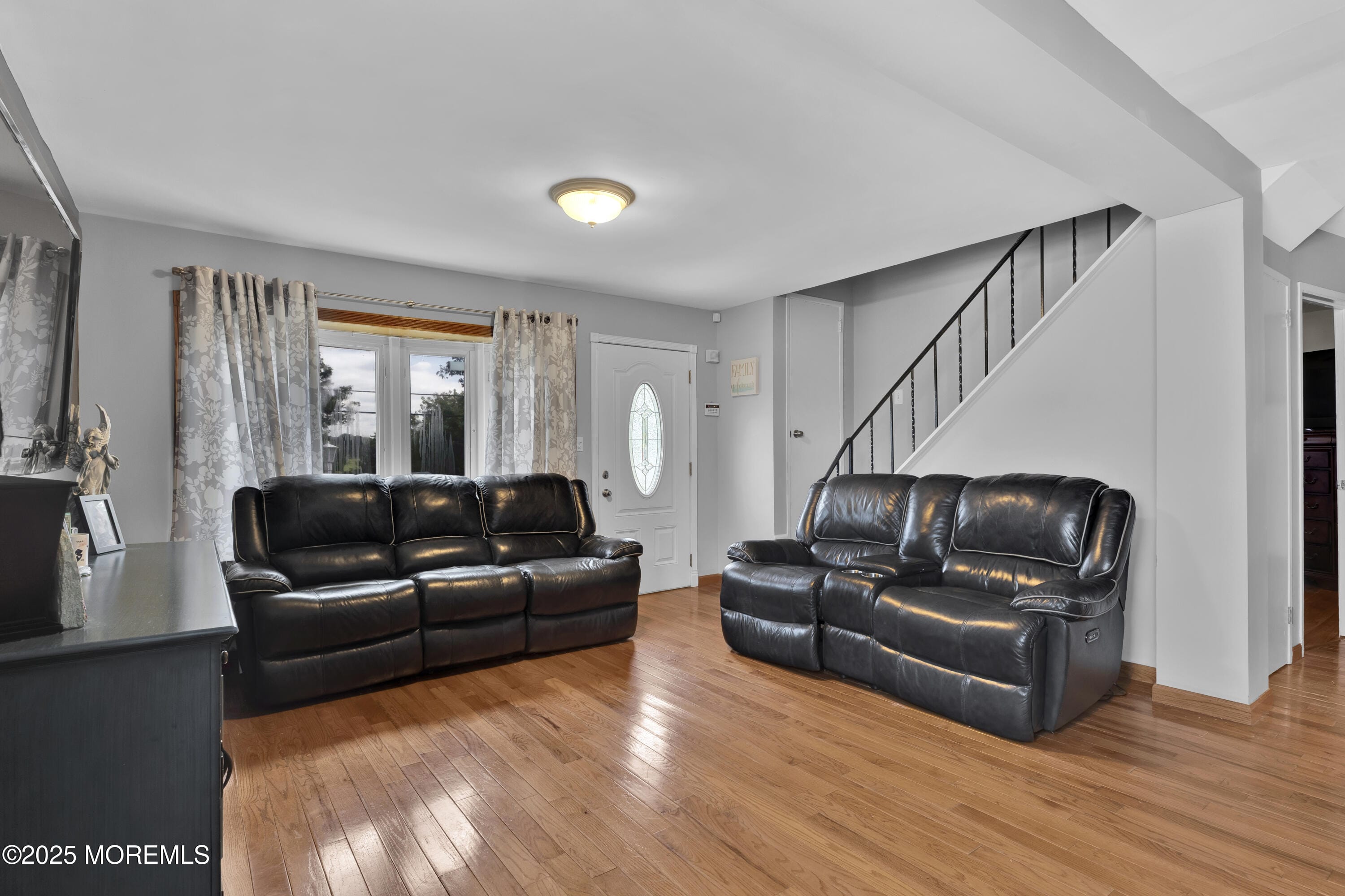 350 Riverdale Drive Image 5