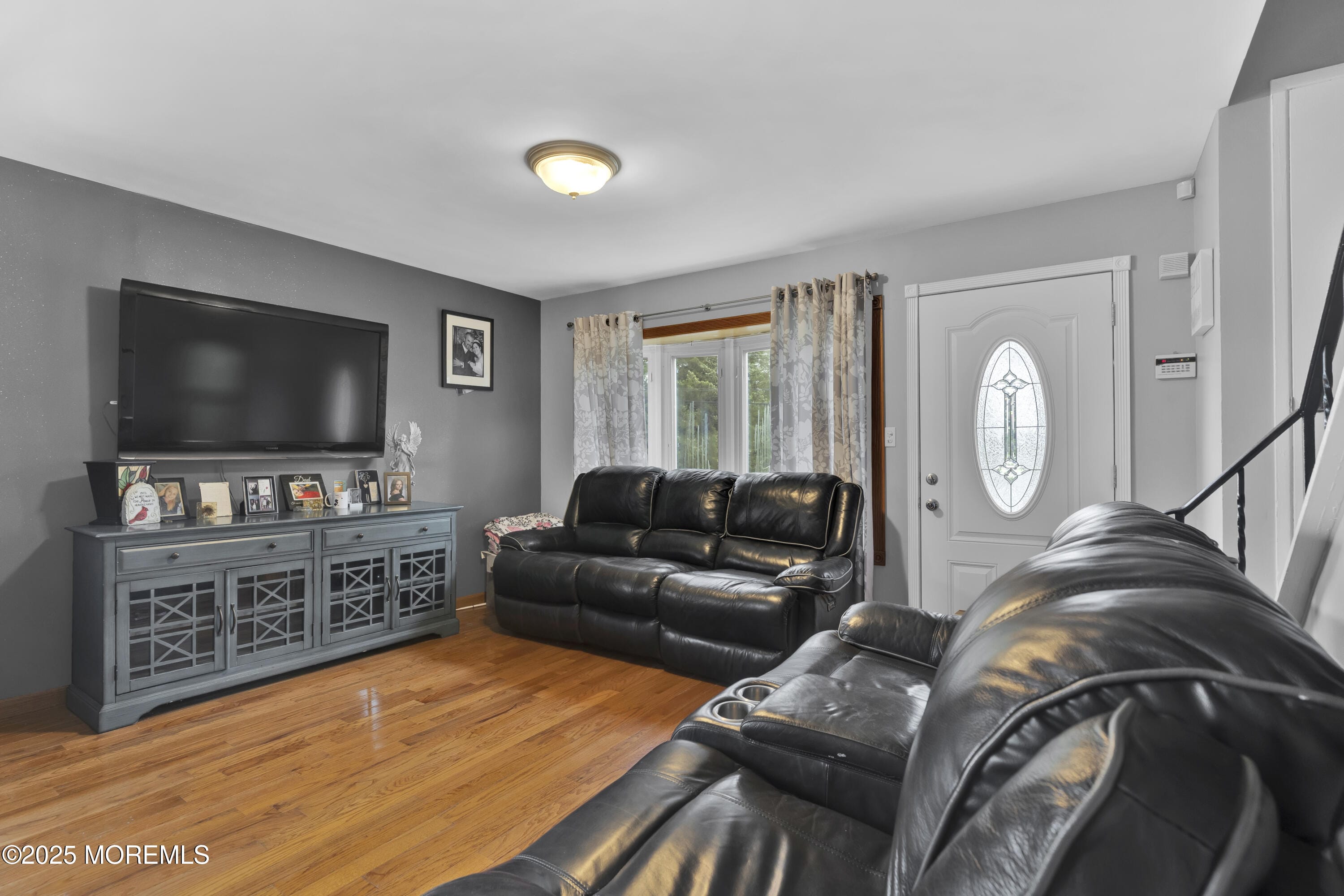 350 Riverdale Drive Image 3