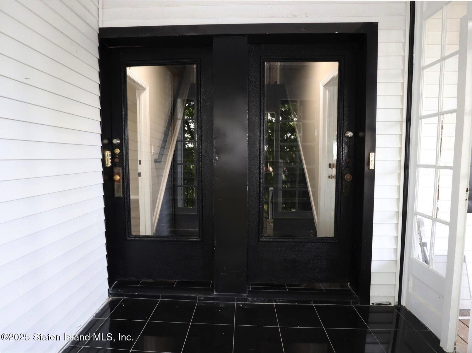 212 St. Pauls Avenue Image 3