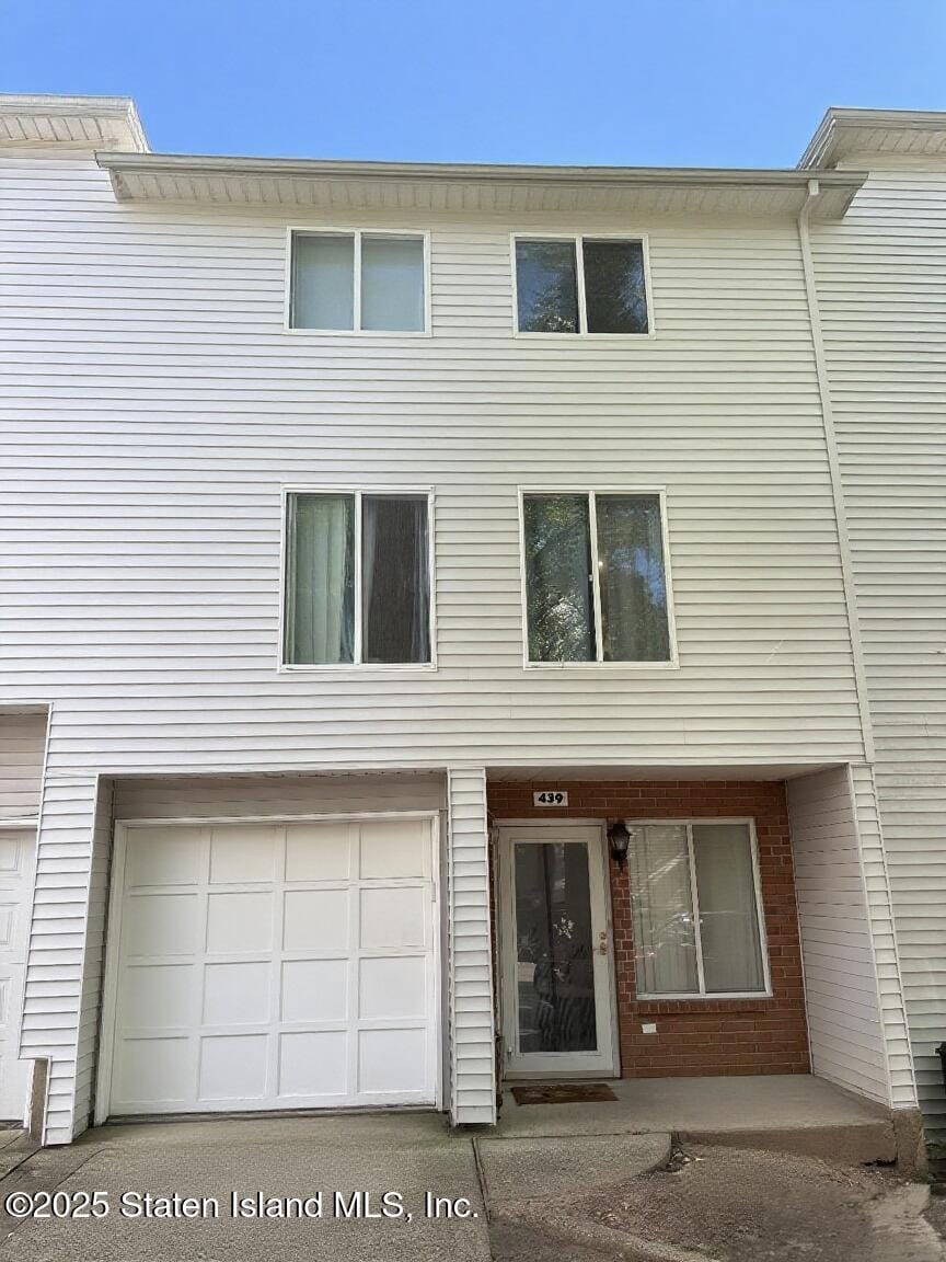 439 Ilyssa Way, Staten Island, NY, 10314