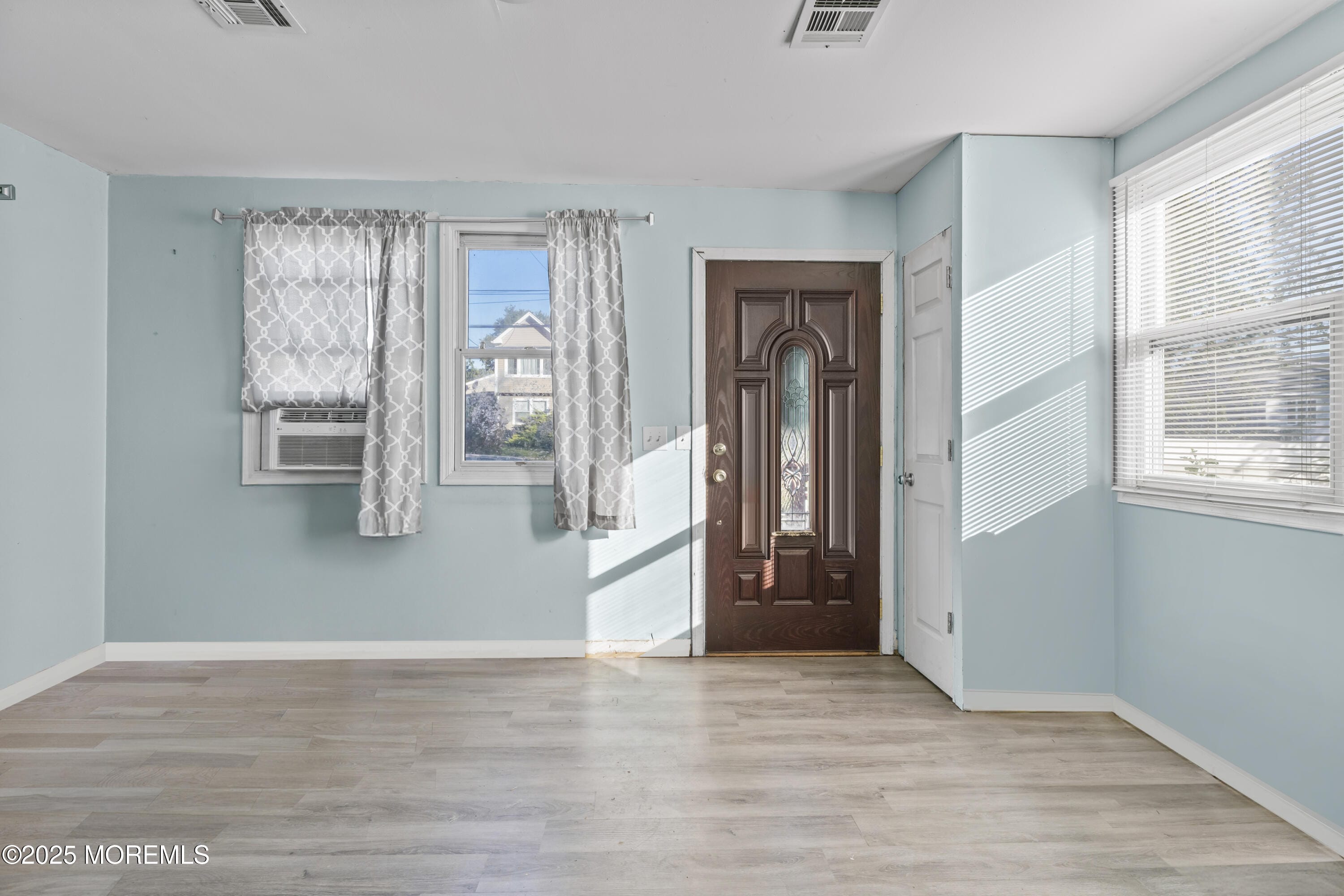 250 Brookside Avenue Image 4