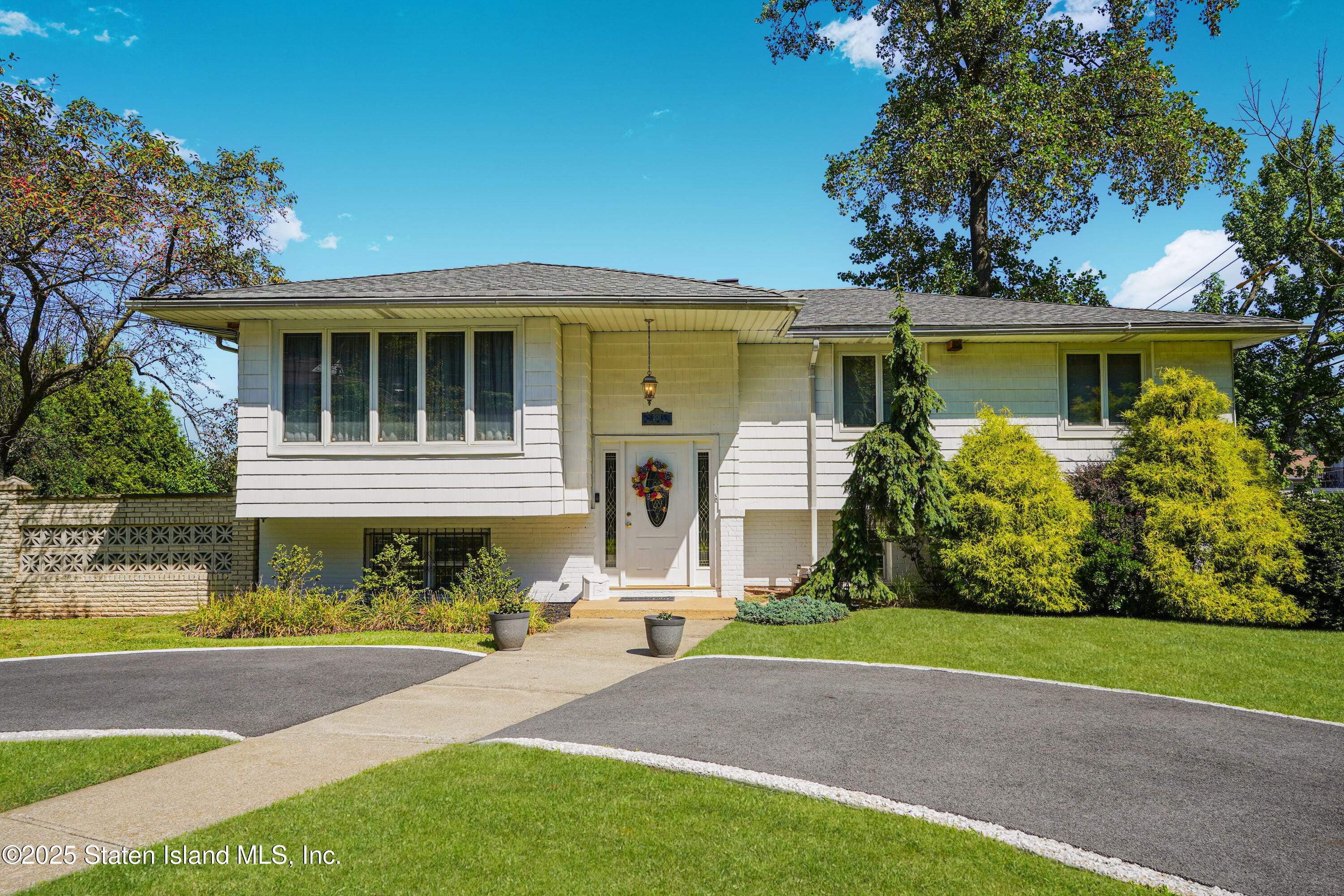 201 Milford Avenue Image 1