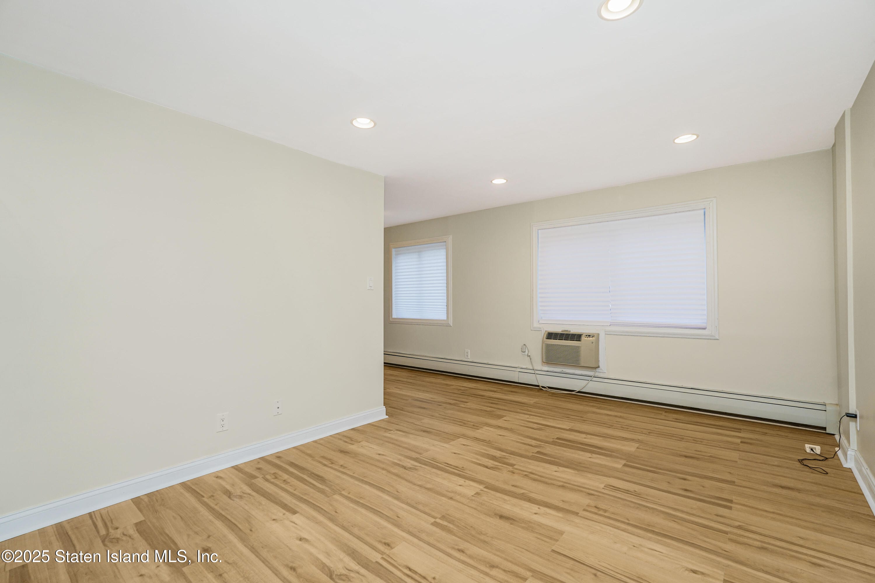 1294 Rockland Avenue 1 D Image 3