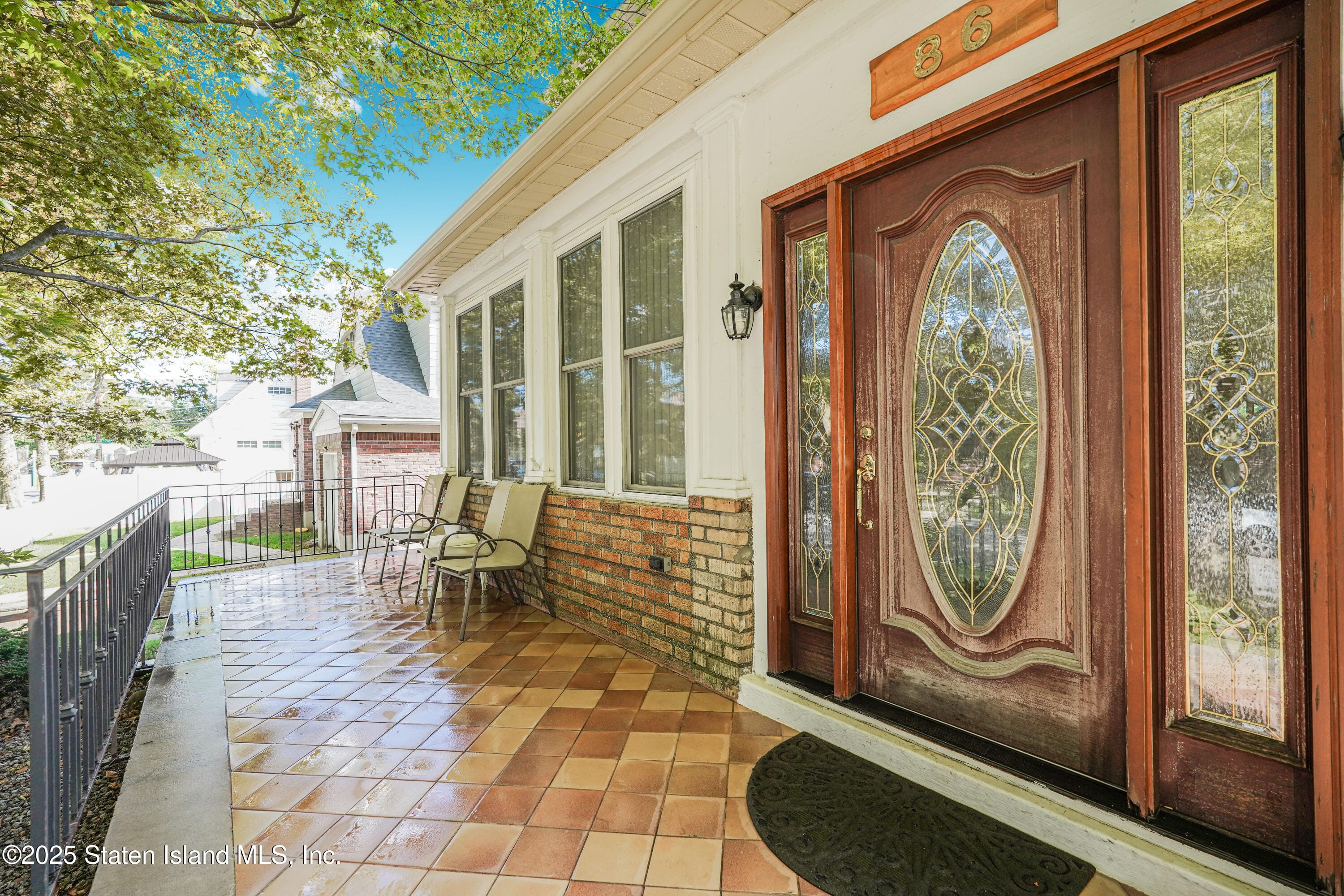 86 Fremont Avenue Image 2