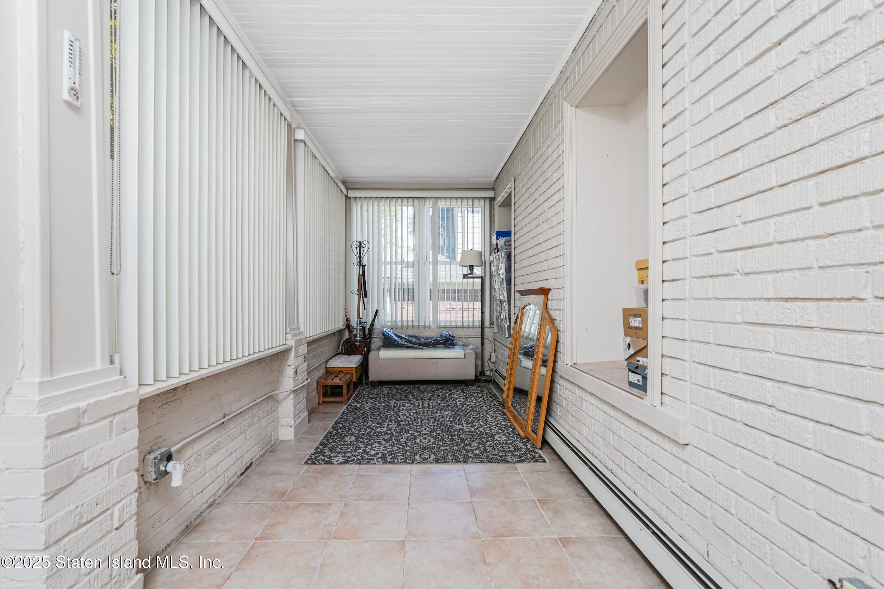 86 Fremont Avenue Image 4