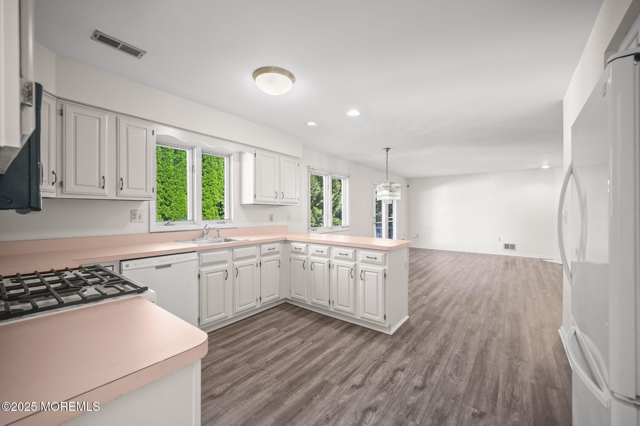 775 Maple Avenue Image 5