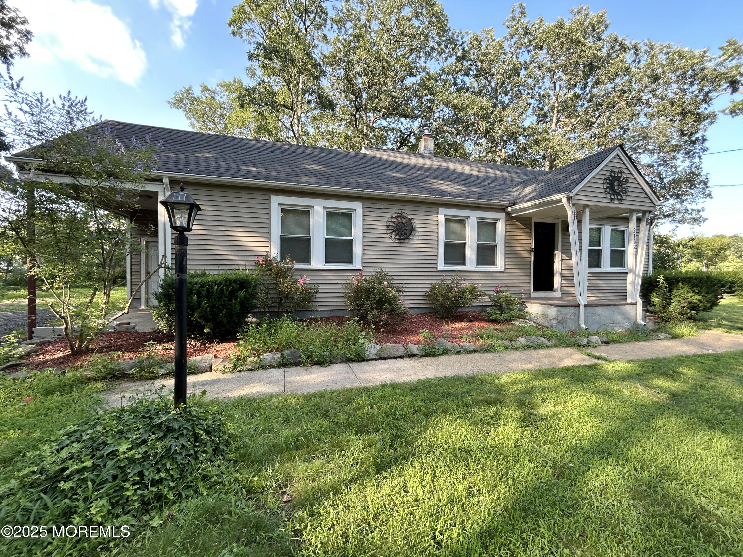 2102 Massachusetts Avenue Image 2