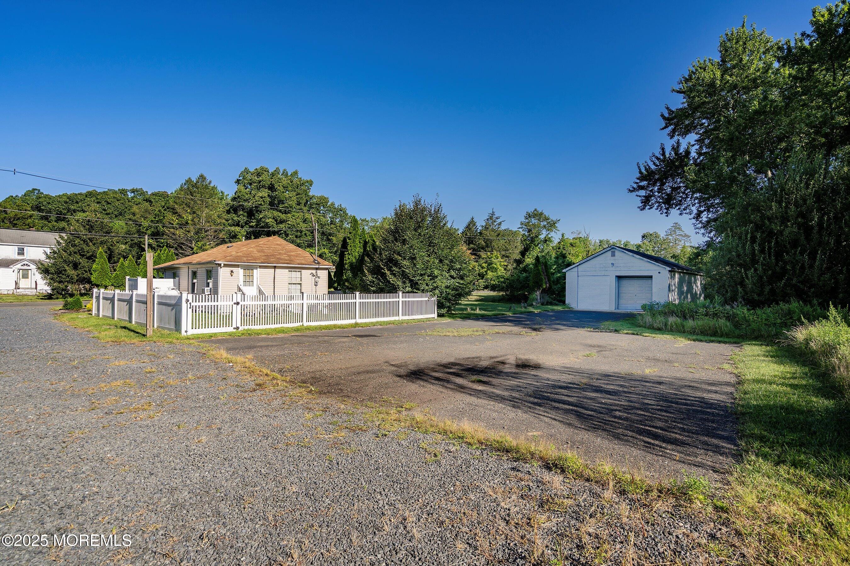 29 Ford Road Image 3