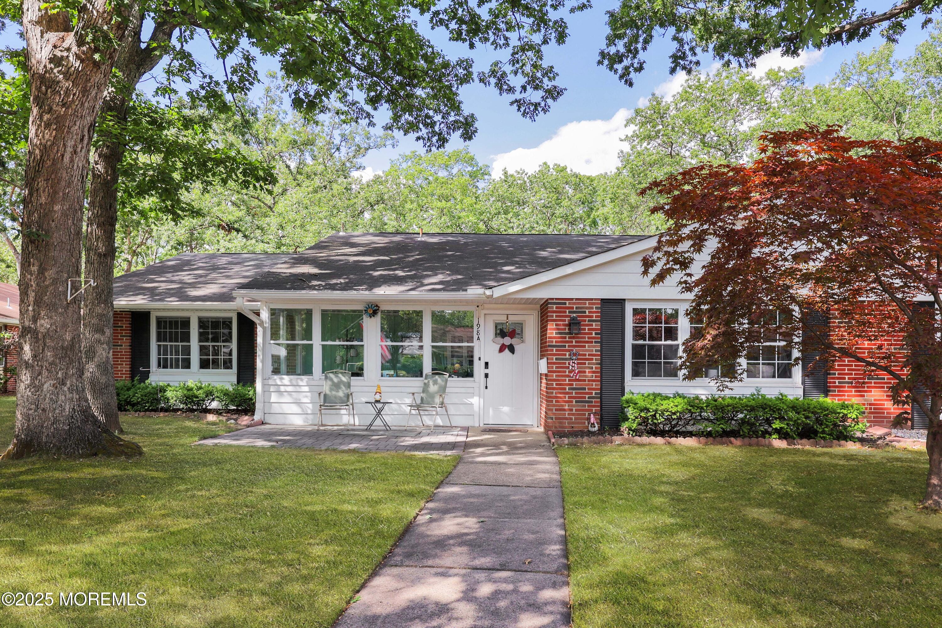 198A Buckingham Drive Image 1