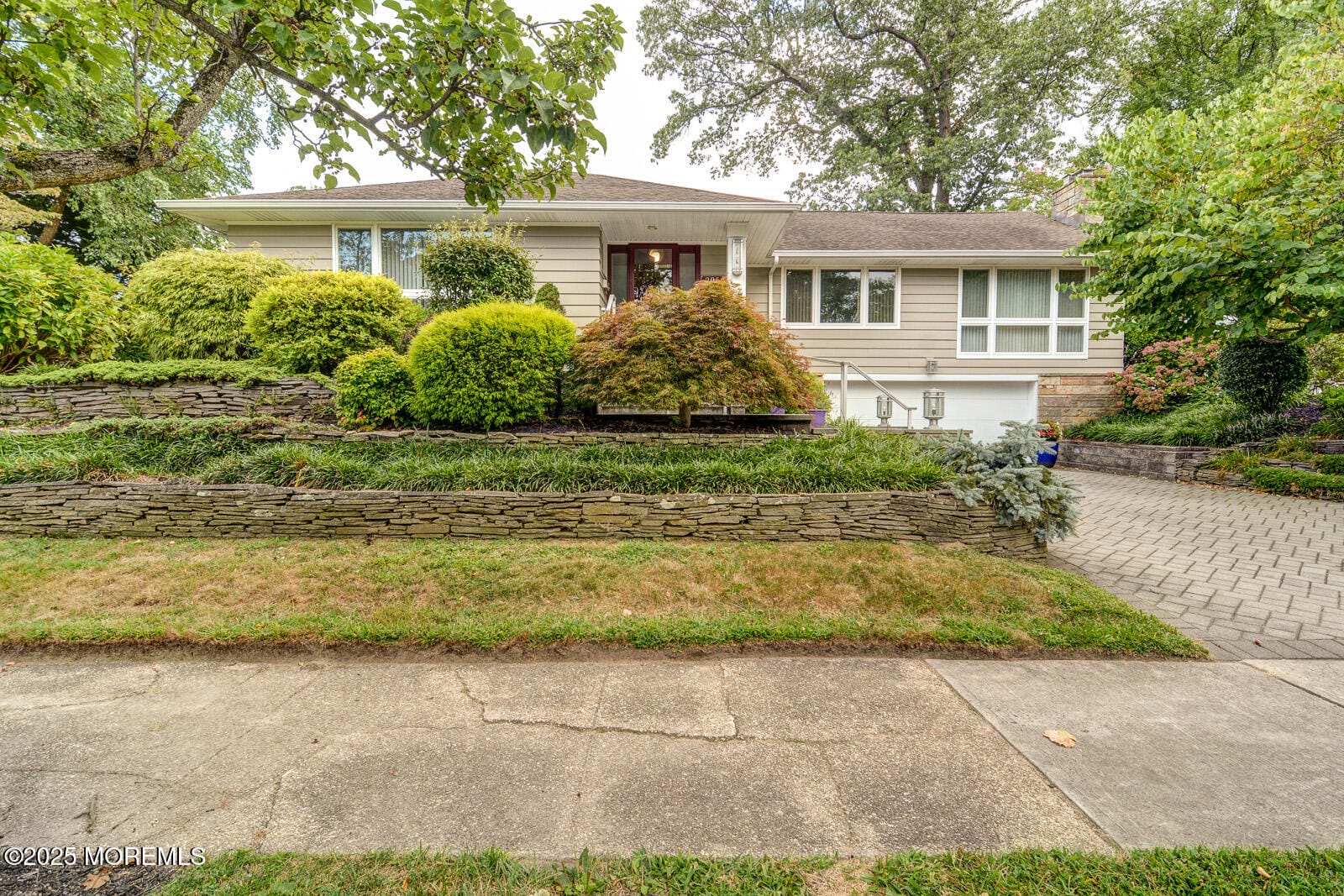 205 Parkview Avenue Image 1