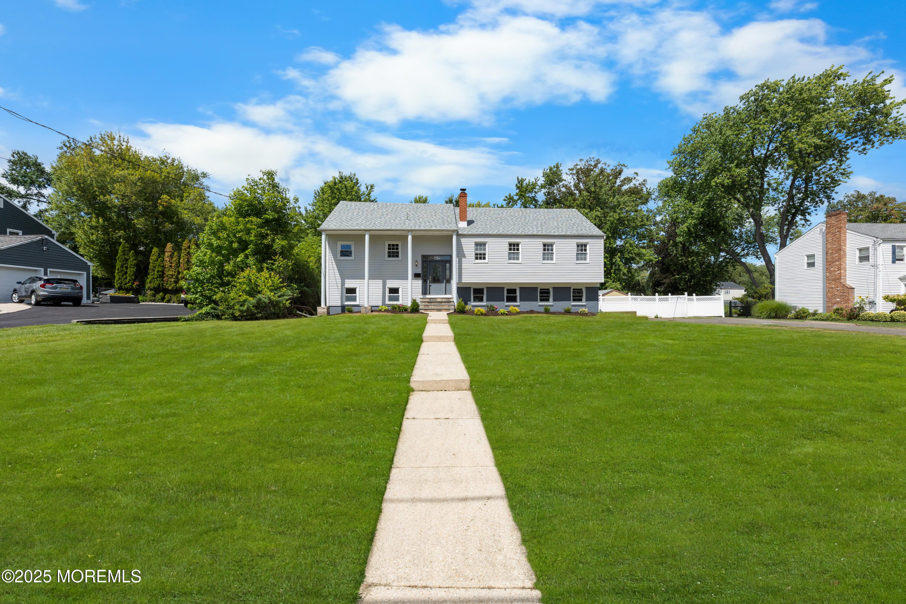93 Stratford Drive Image 3