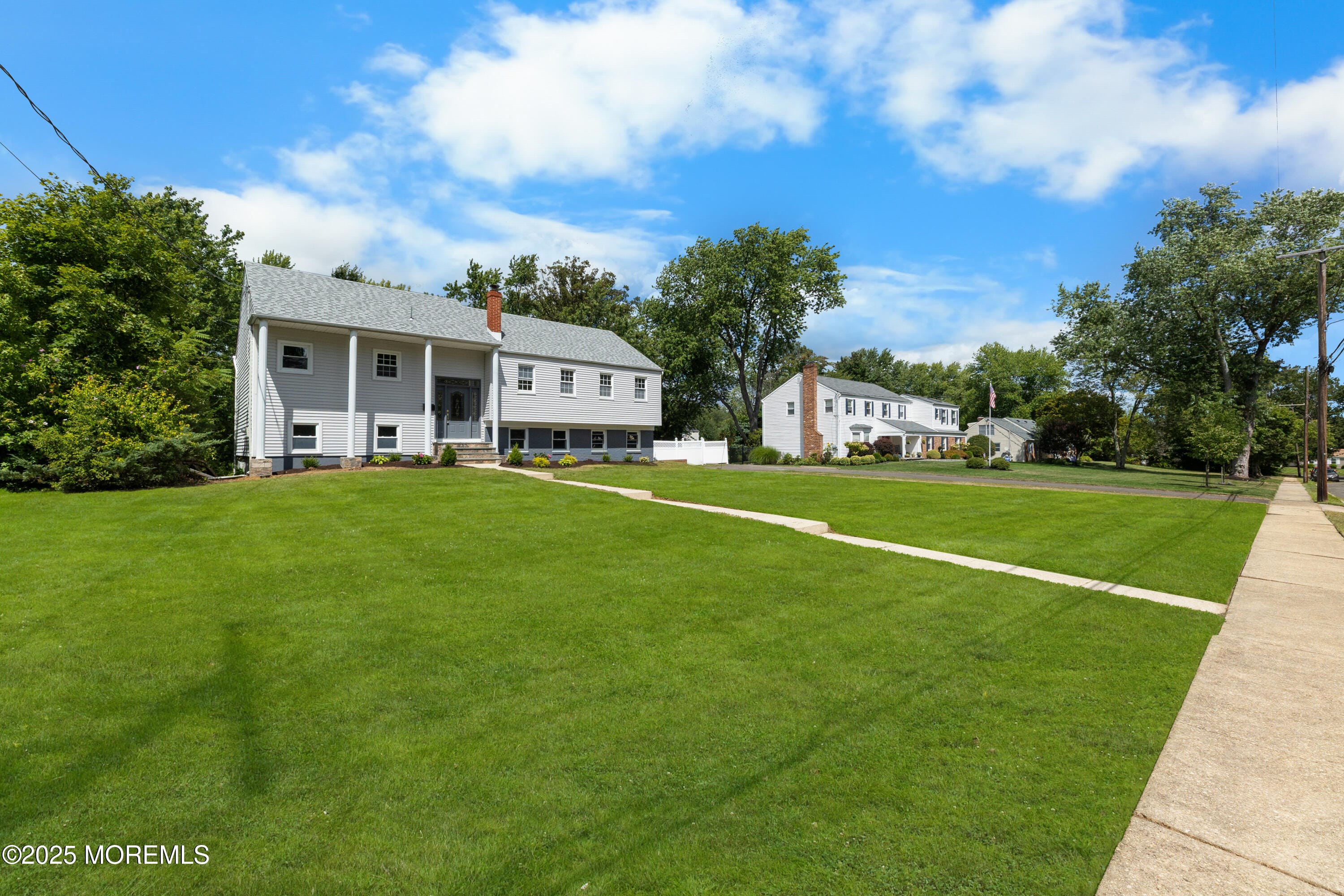93 Stratford Drive Image 4