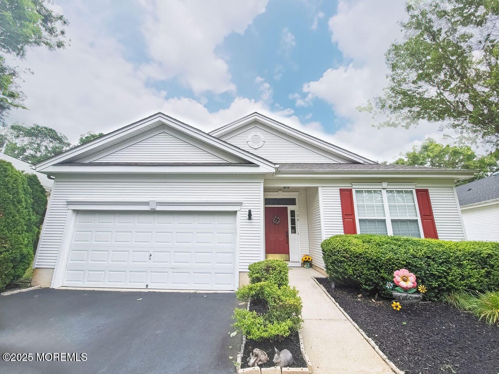 108 Hyannis Court Image 3