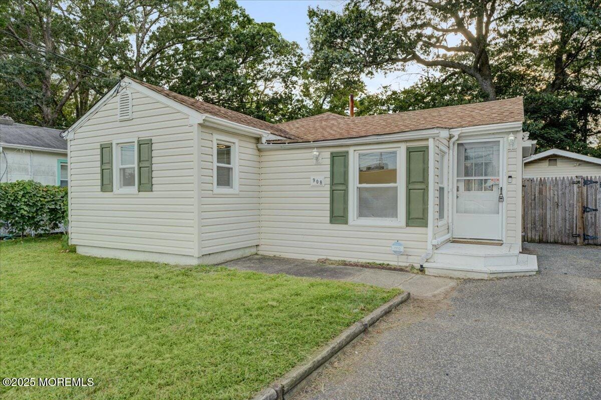 908 Bowling Green Drive Image 3