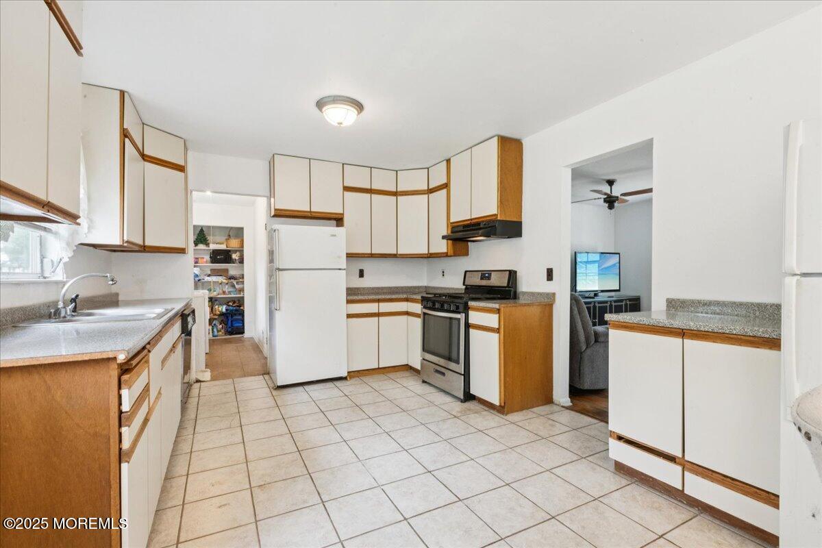 19 Pease Road, Manalapan, NJ, 07726 image 10