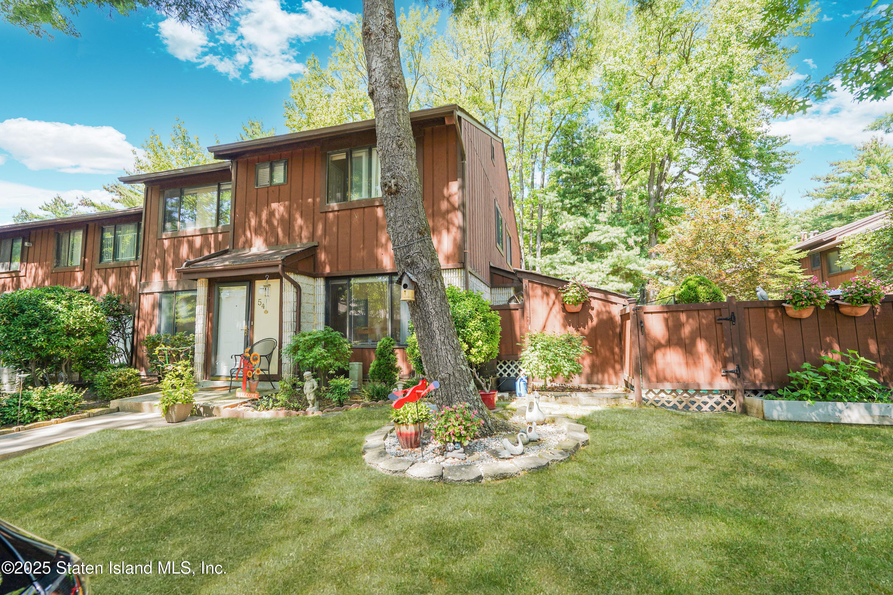 54 Pierpont Place Image 2
