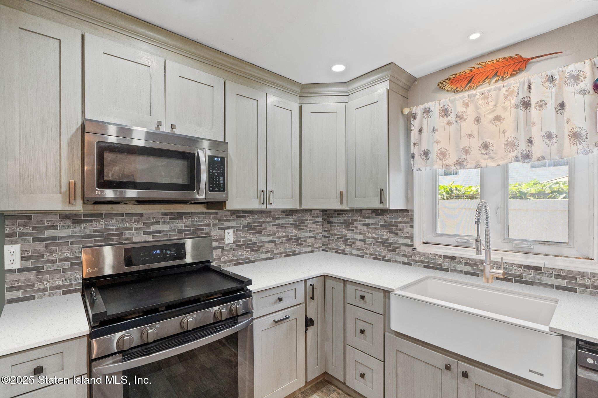 190 W Buchanan Street, Staten Island, NY, 10301 image 11