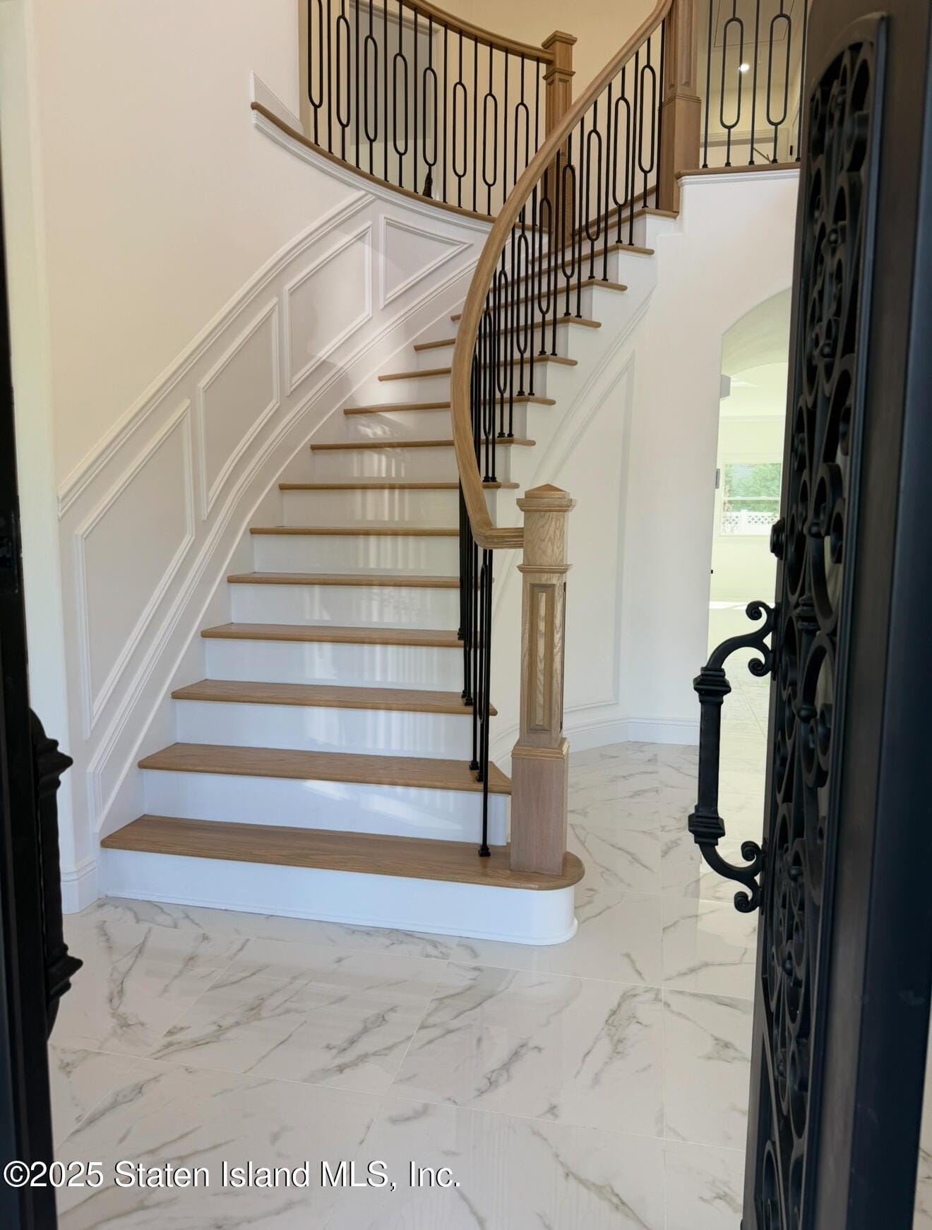 1047 Edgegrove Avenue Image 2