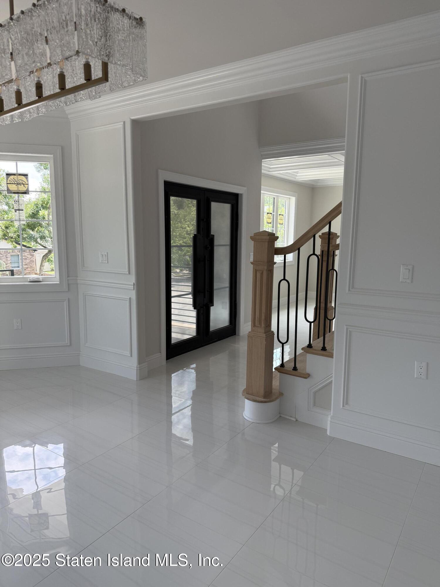 1047 Edgegrove Avenue Image 5