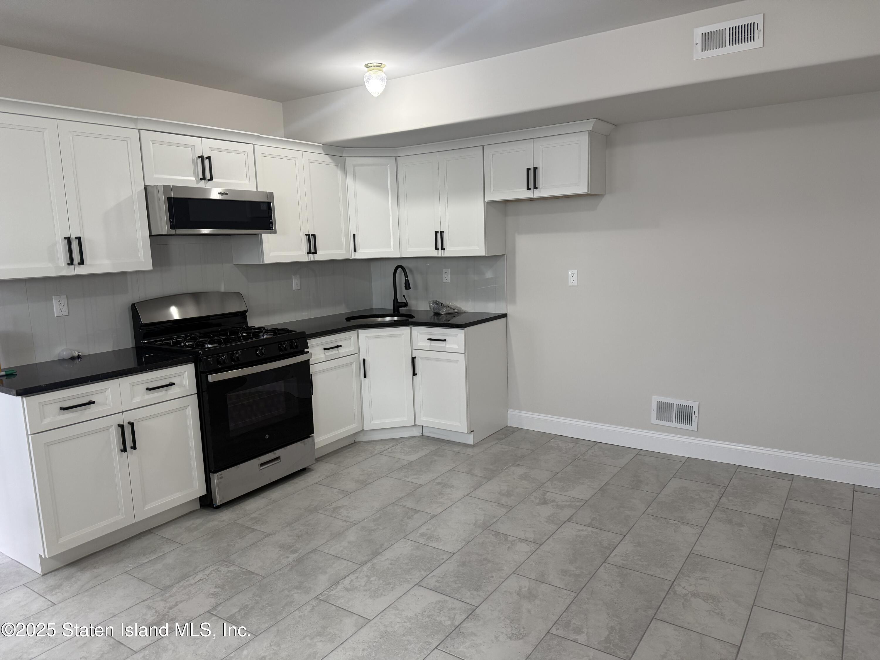 1047 Edgegrove Avenue, Staten Island, NY, 10309 image 22