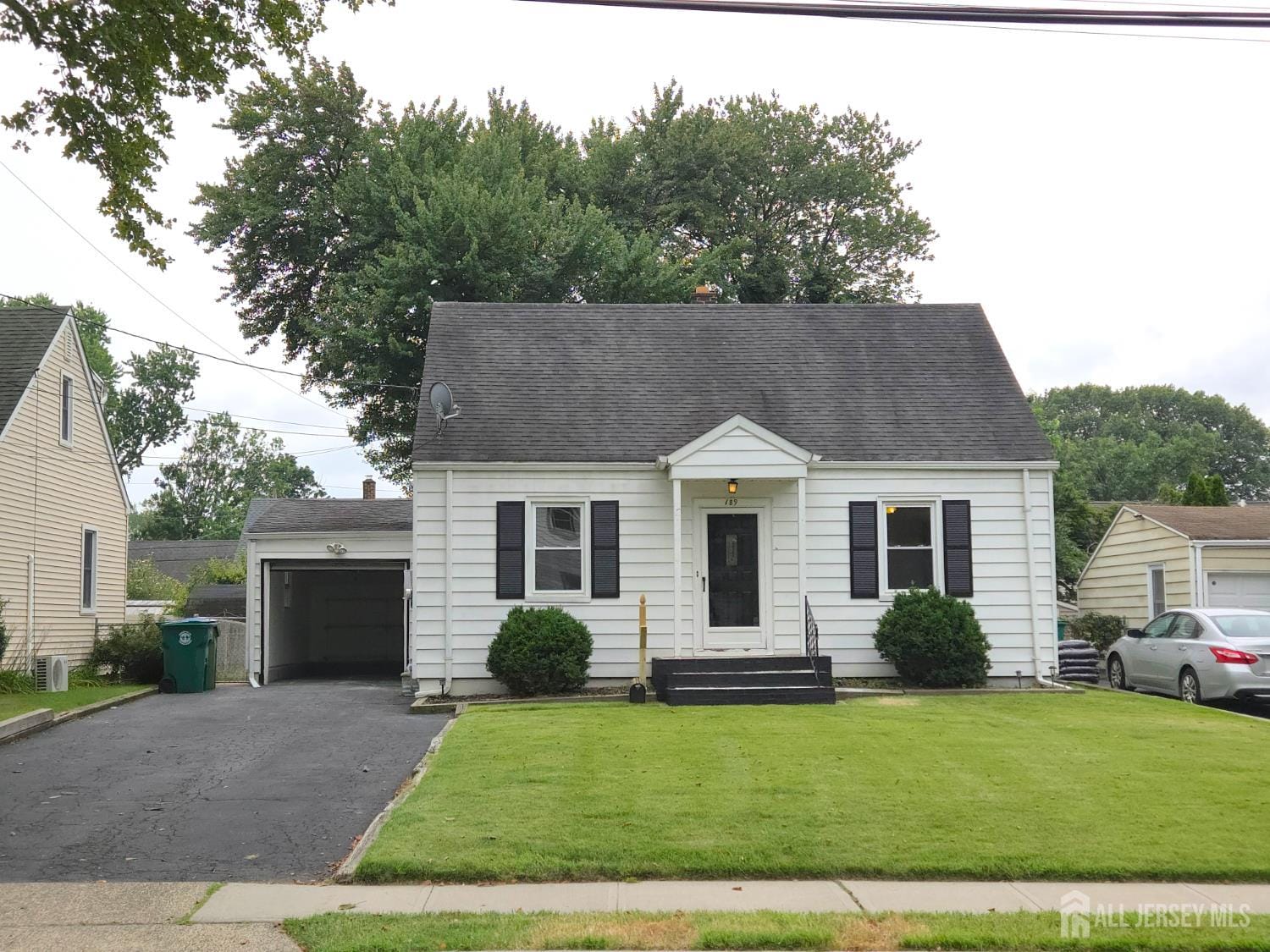 189 Old Post Road Image 1